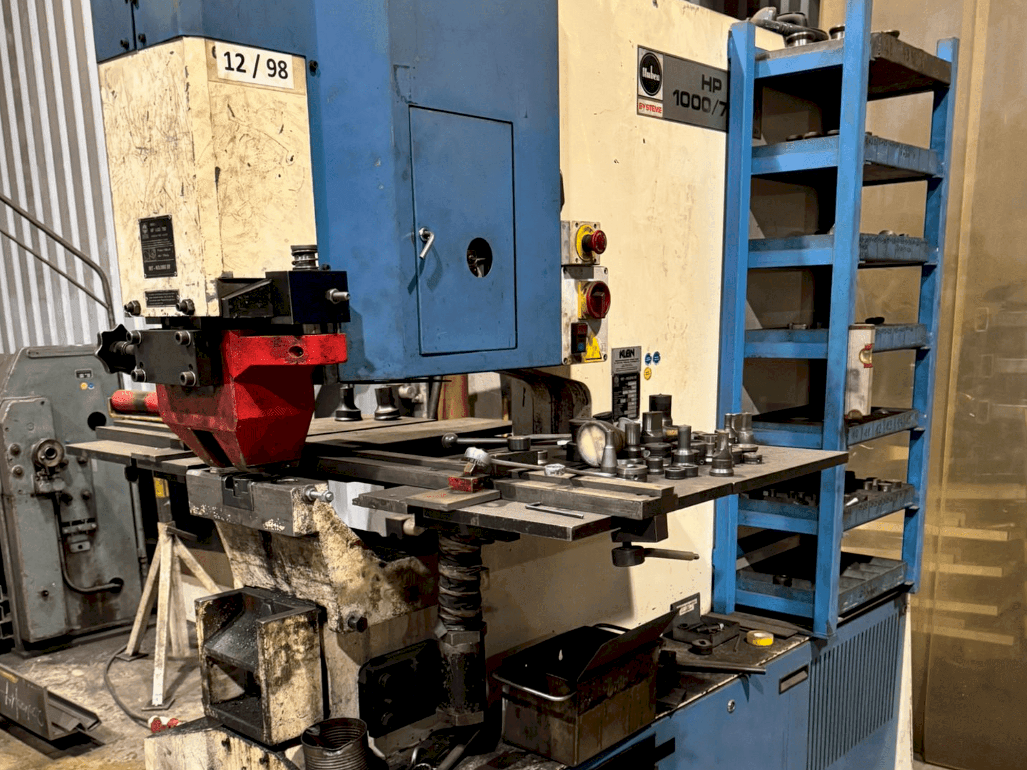 Vue de face de la machine KLEIN HP 1000/760