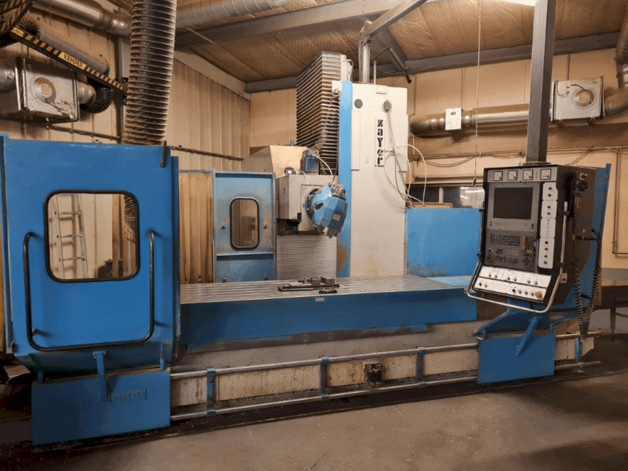 Vue de face de la machine Zayer 30KF3000