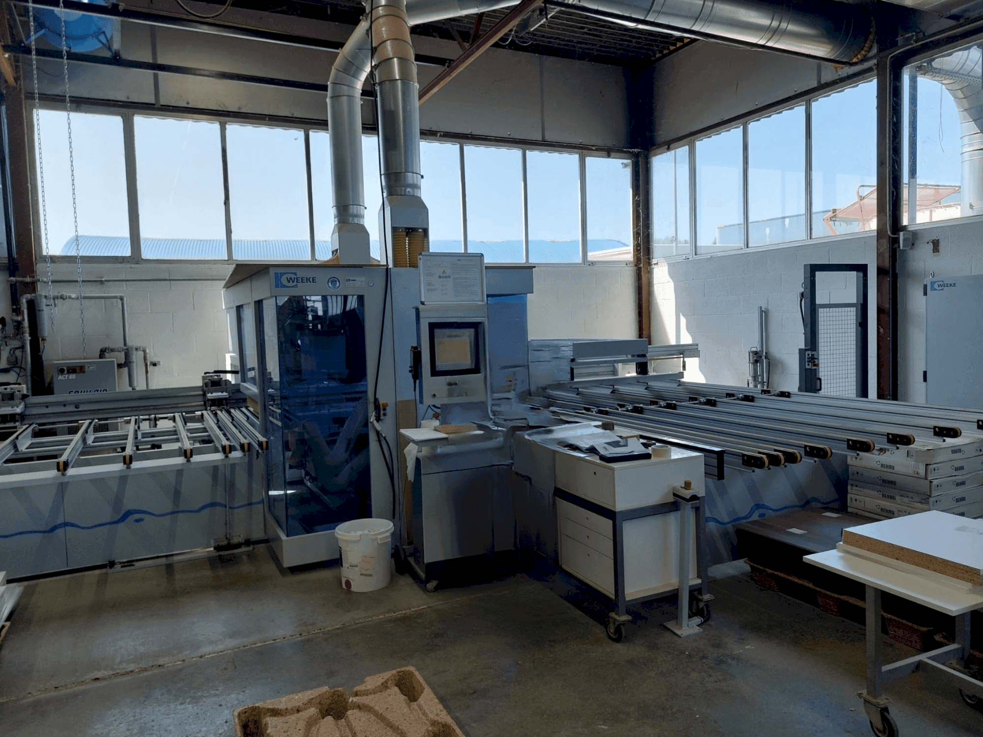 Vue de face de la machine Weeke Optimat BHX 500/D