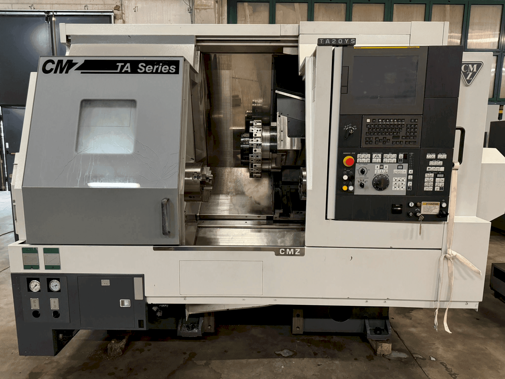 Vue de face de la machine CMZ TA20YS