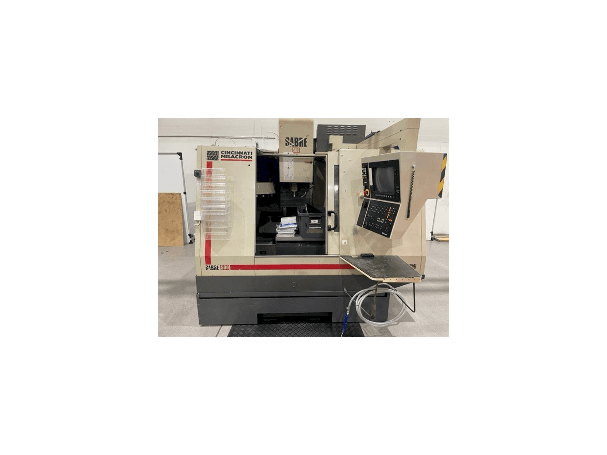 Front view of Cincinnati Milacron Sabre 500 machine