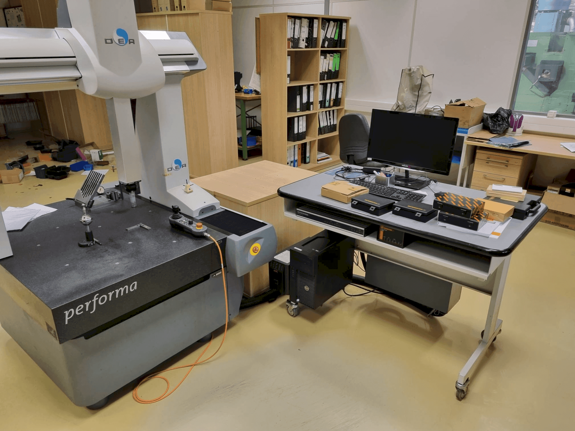 Vue de face de la machine DEA Global 070705 performa