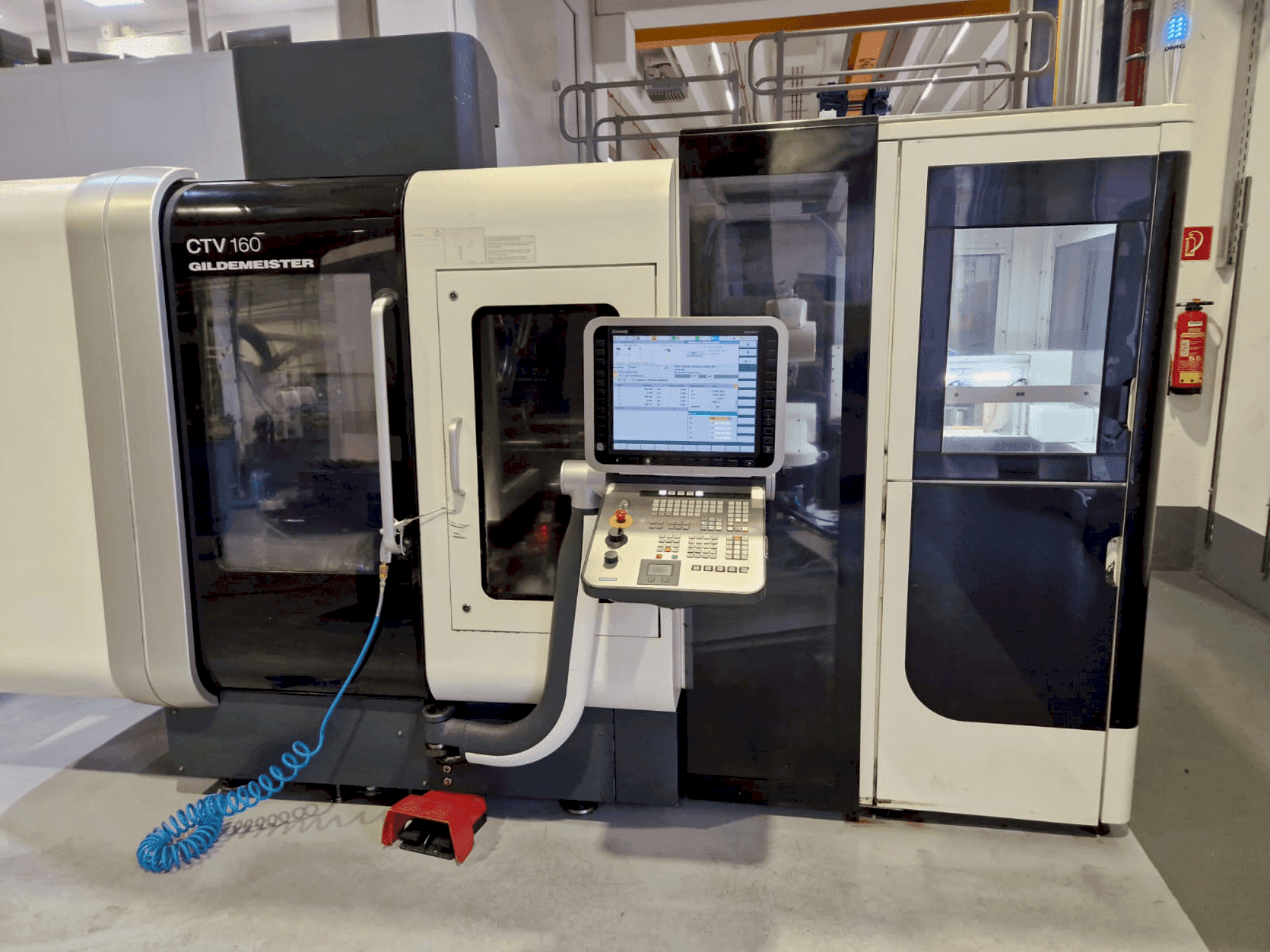 Vue de face de la machine DMG Gildemeister CTV 160