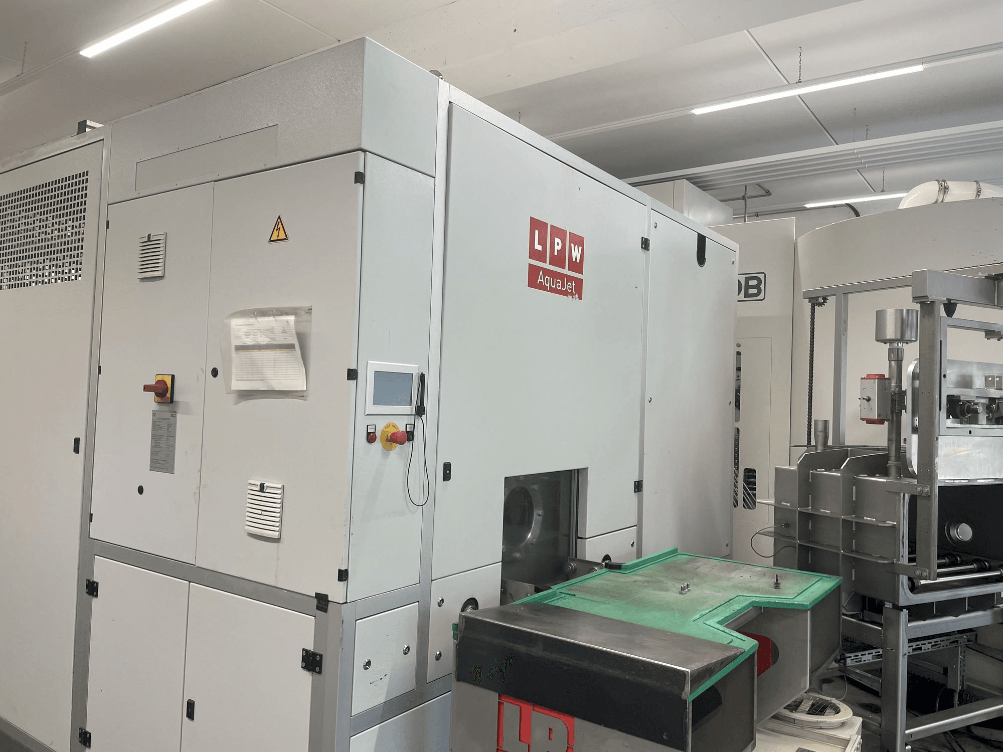 Vue de face de la machine LPW LPW Aqua Jet 670 T2-V (2013)