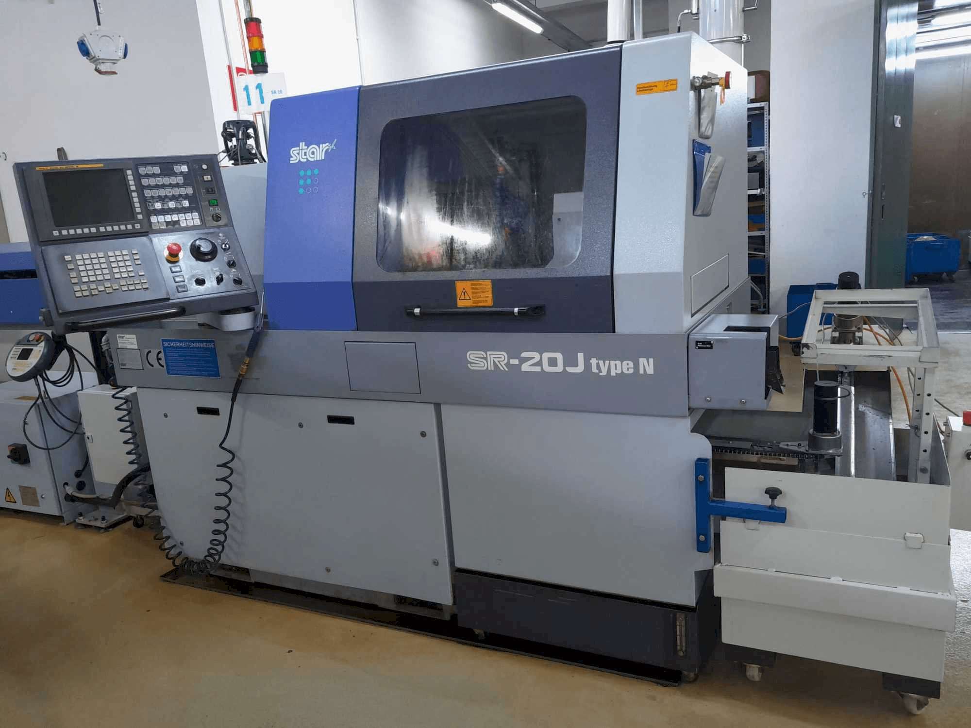 Vue de face de la machine Star SR20JN