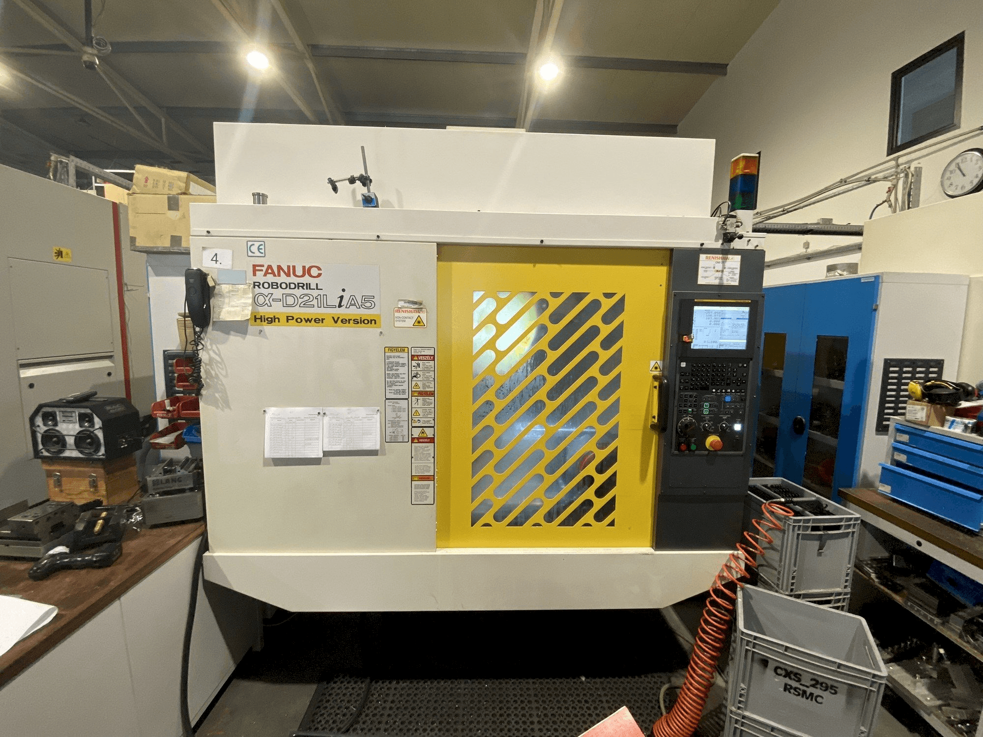 Vue de face de la machine FANUC Robodrill Alpha D21LiB5