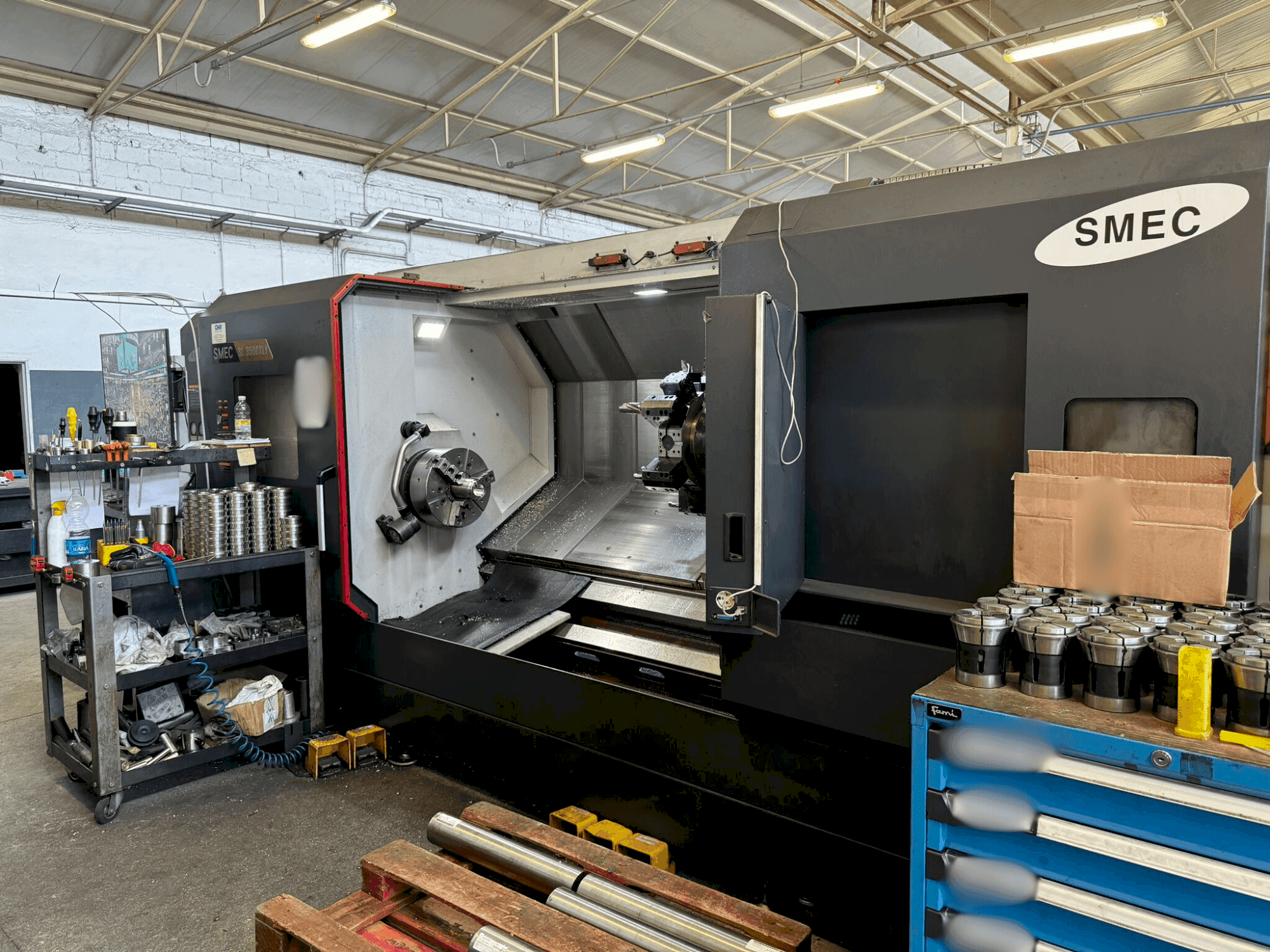 Vue de face de la machine SMEC SL 3500XLY