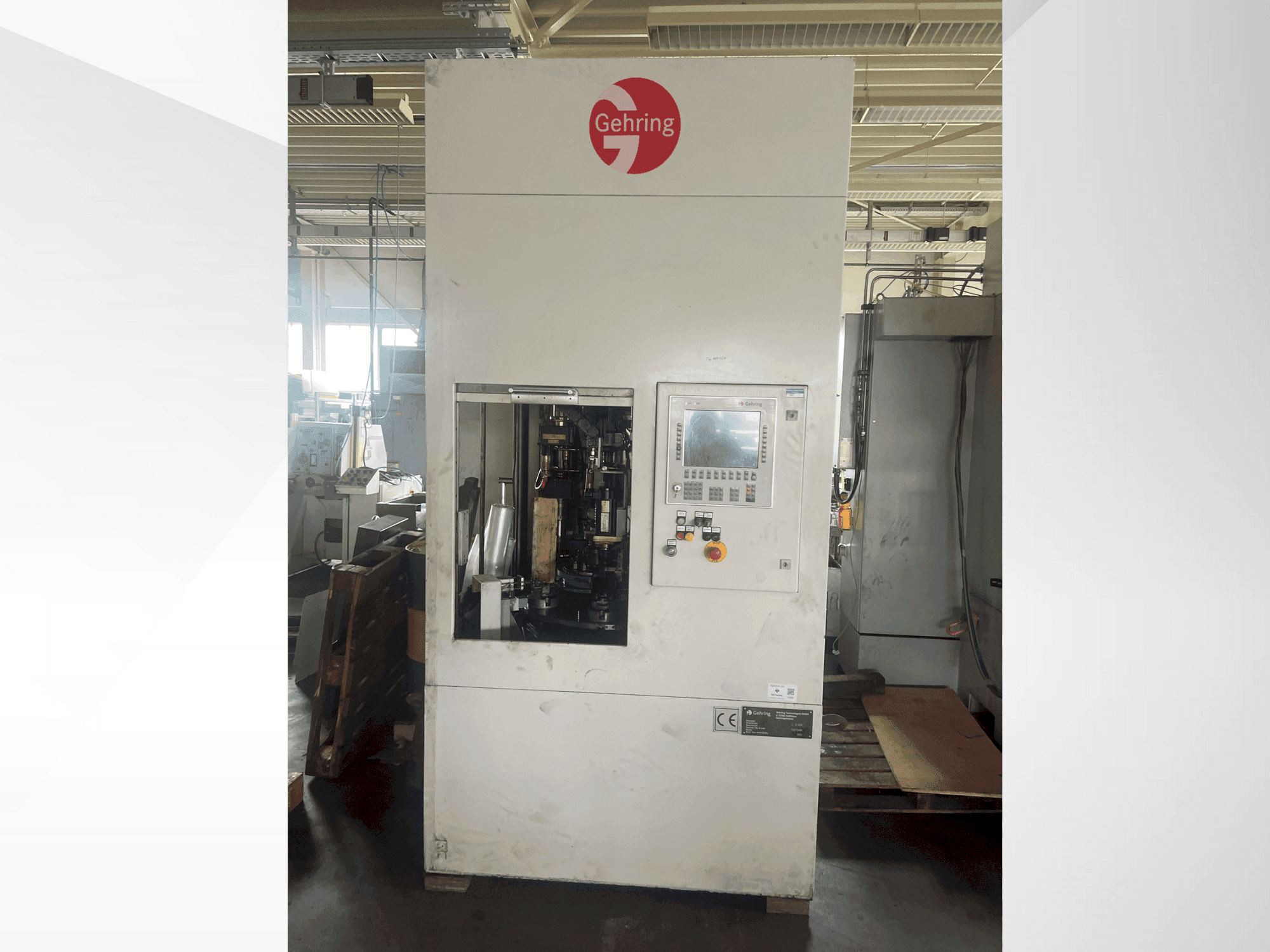 Vue de face de la machine GEHRING L2-630