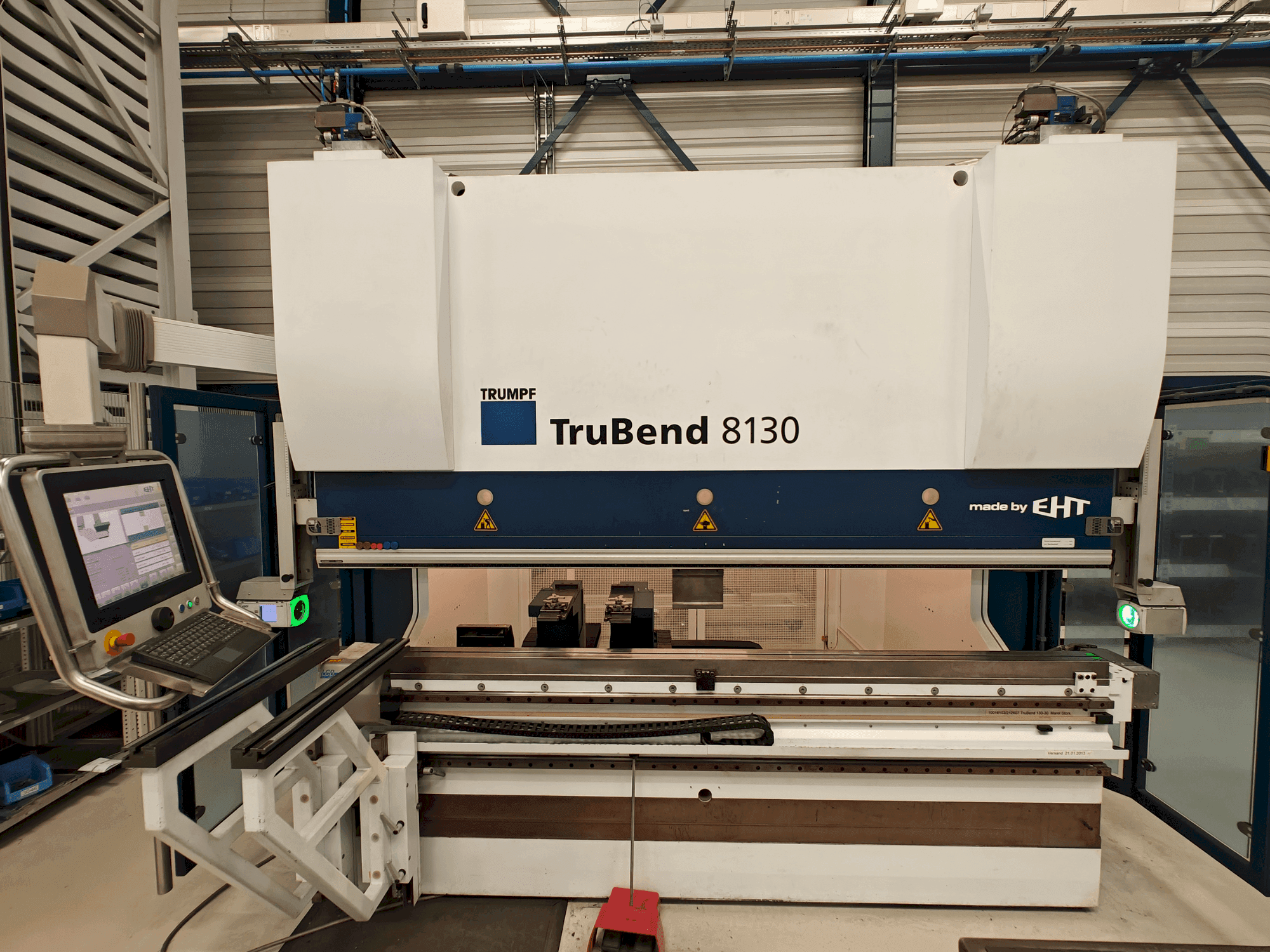 Vue de face de la machine TRUMPF EHT TruBend 8130-30