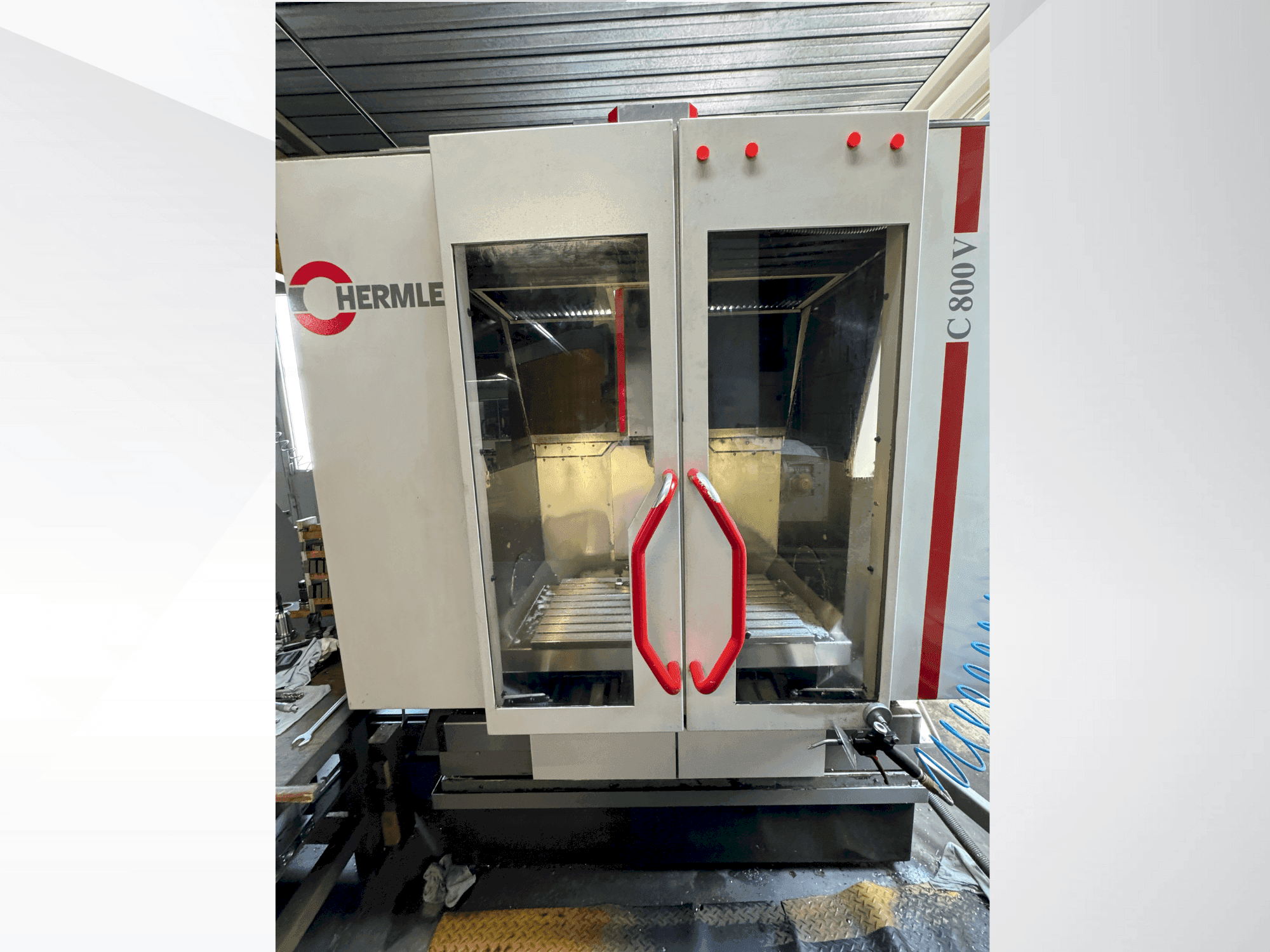 Vue de face de la machine HERMLE C 800 V