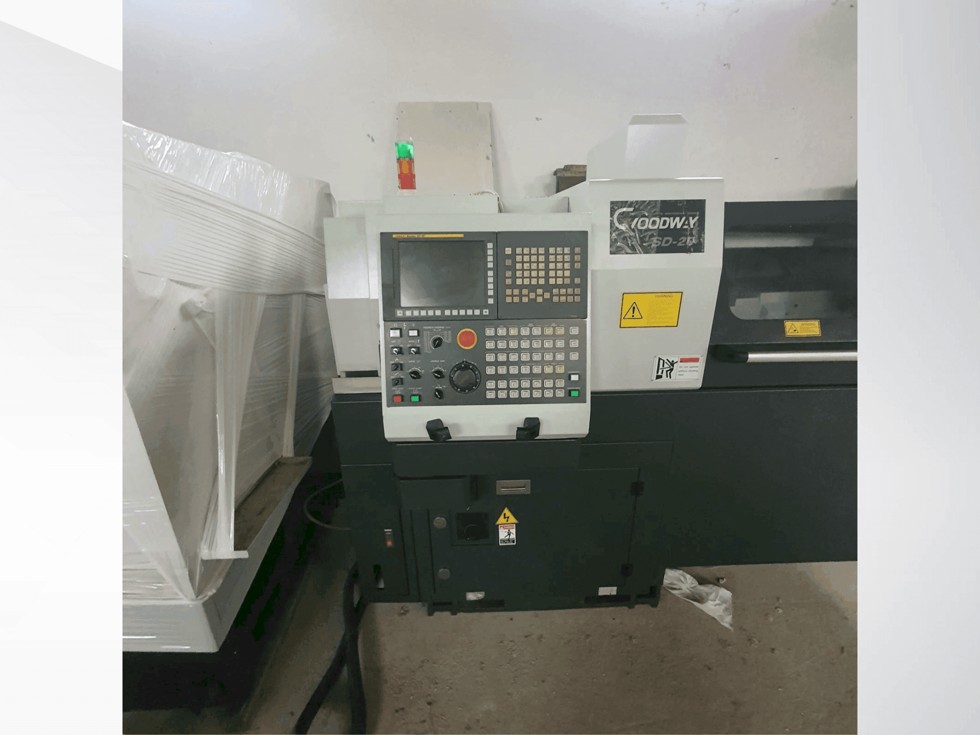 Vue de face de la machine Goodway SD 20