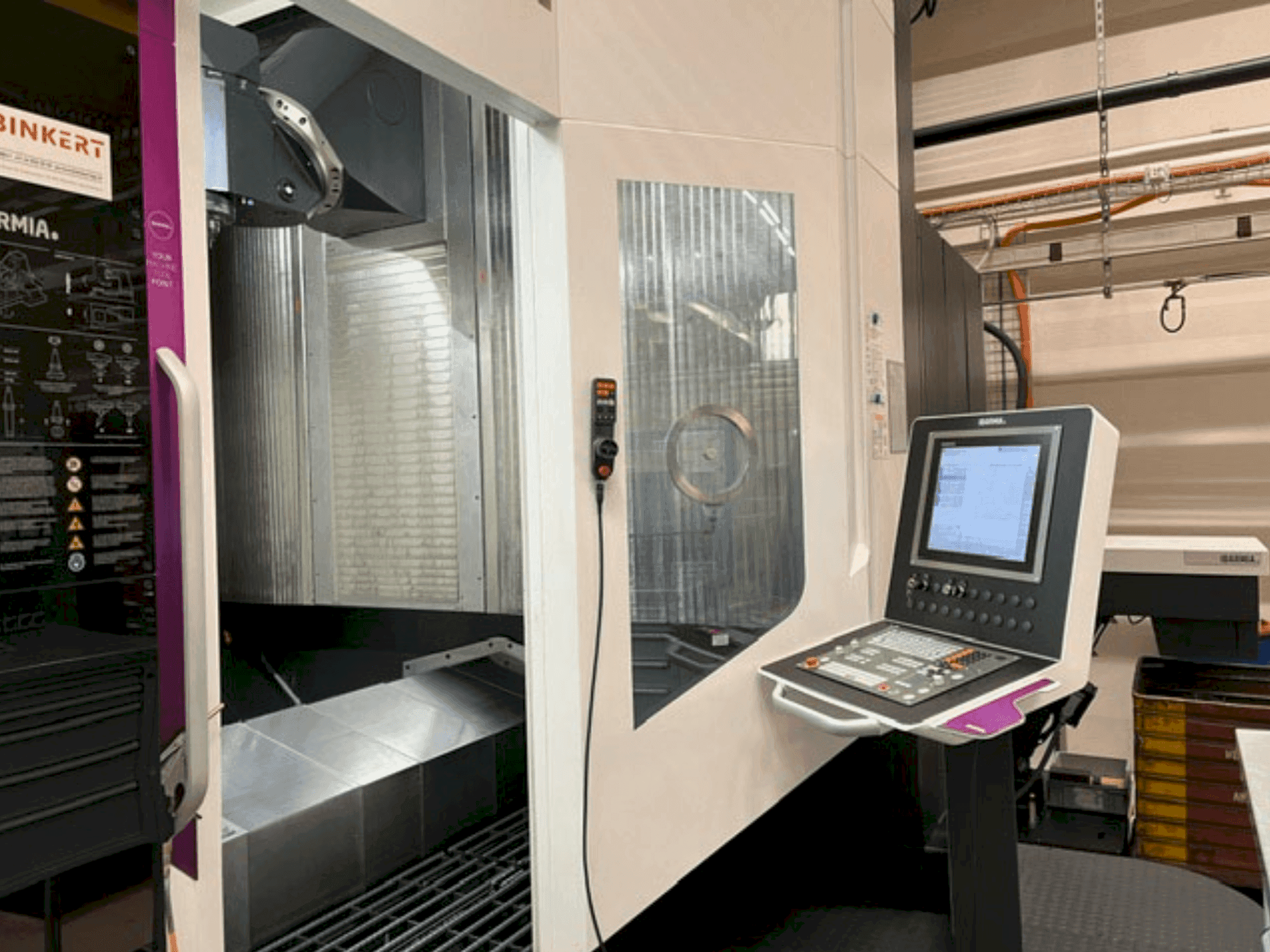 Vue de face de la machine IBARMIA THC 22 Extreme