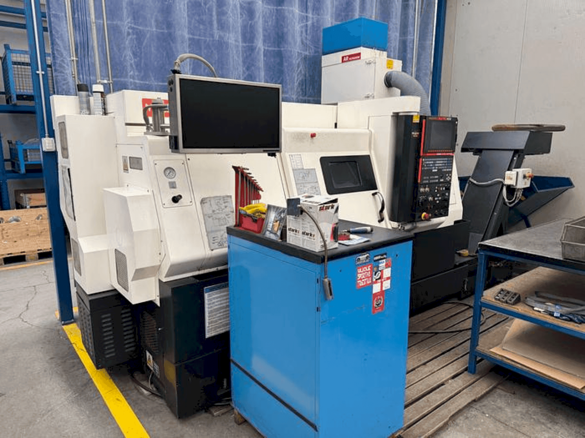 Vue de face de la machine Mazak QTN 250 M X 1000