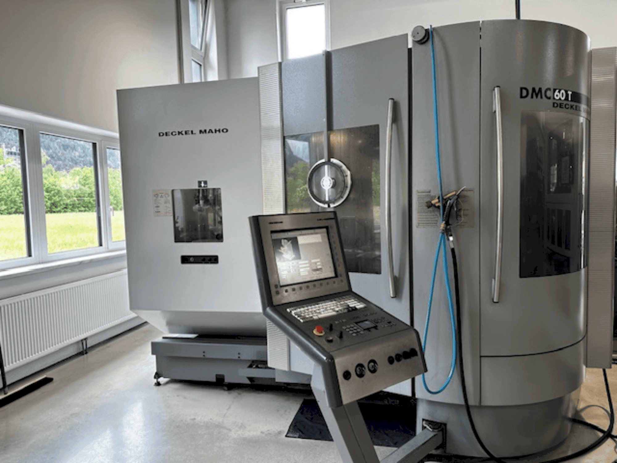 Vue de face de la machine DMG DECKEL MAHO DMC 60T