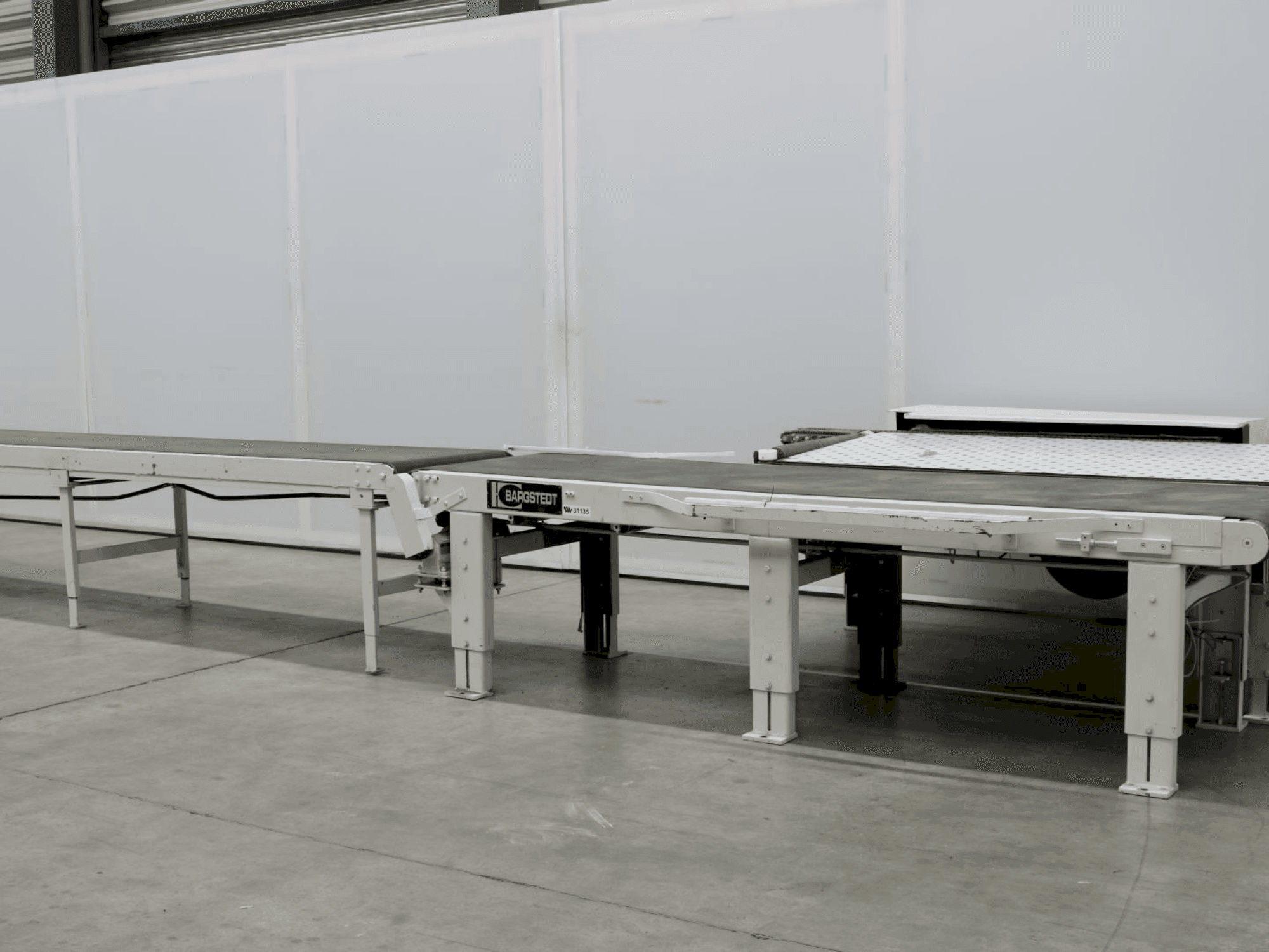 Vue de face de la machine BARGSTEDT TFU 02/L/33/67