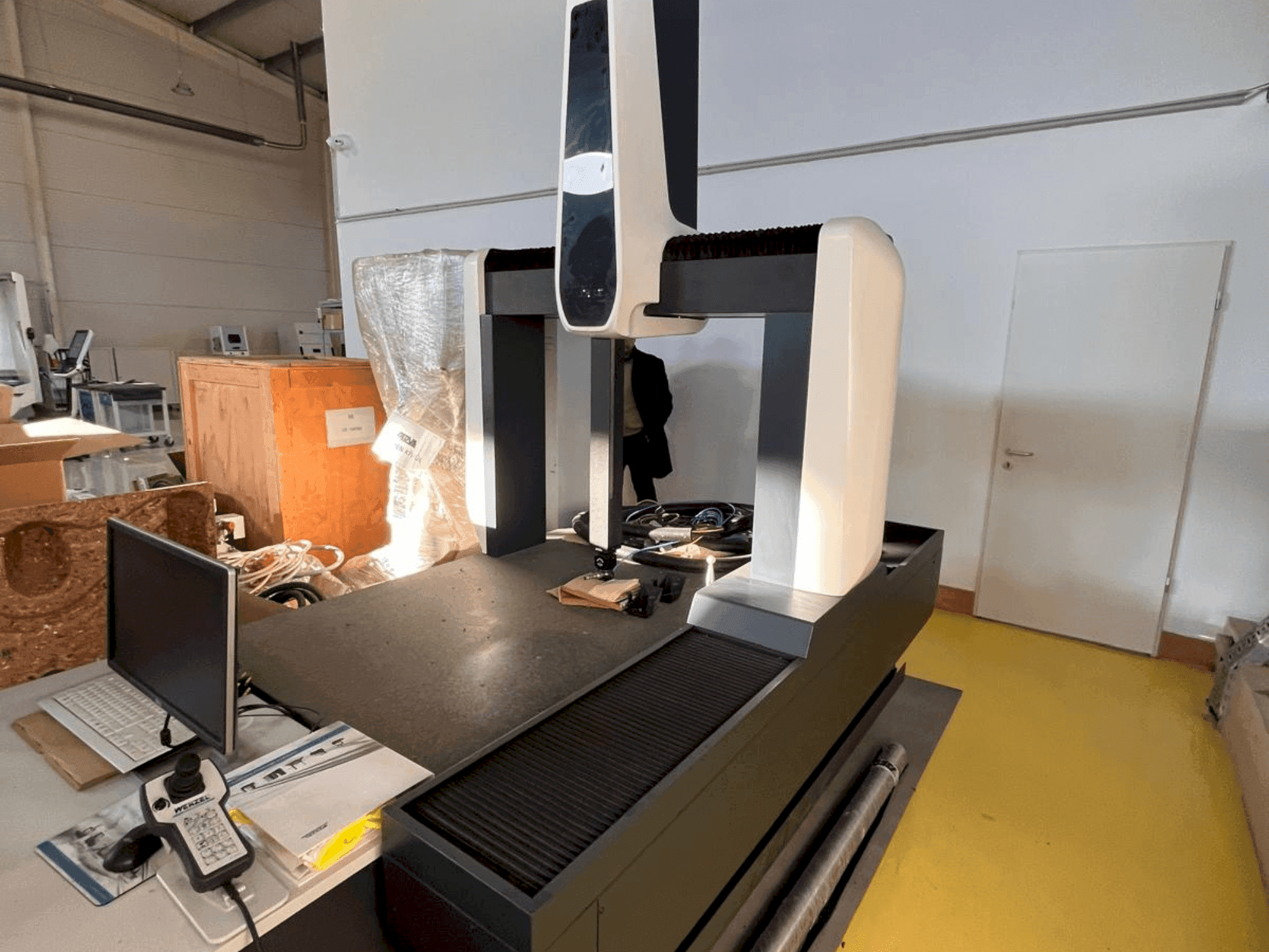 Vue de face de la machine Wenzel LH 87