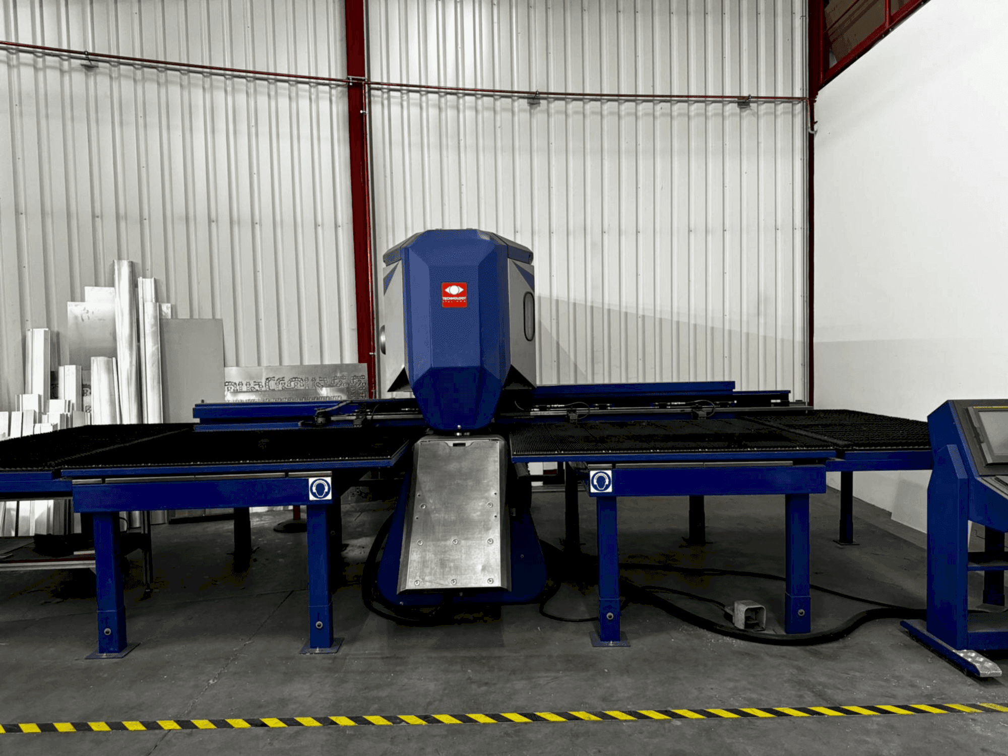 Vue de face de la machine TECHNOLOGY Tecnotransfer 1500x3000