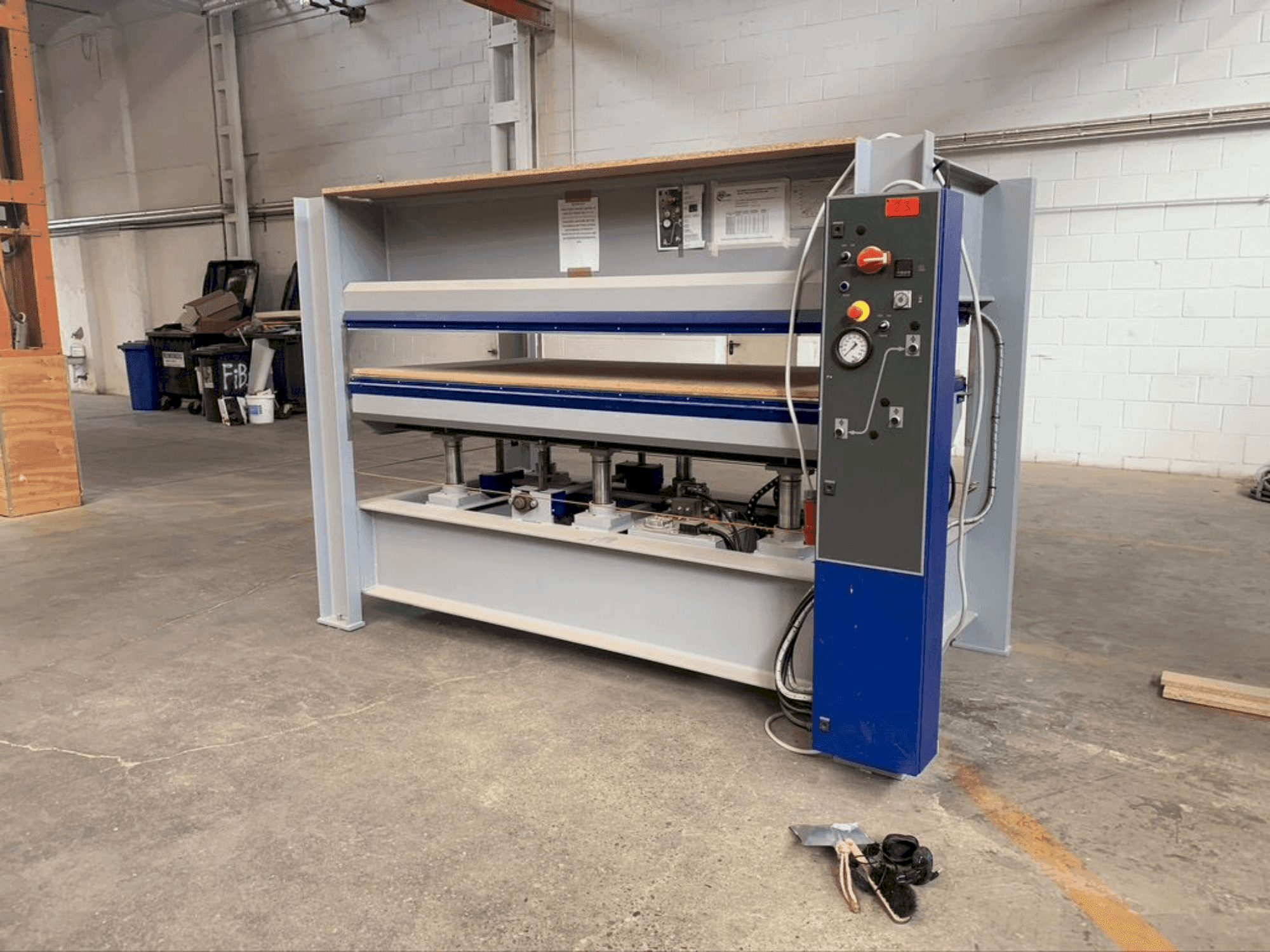 Vue de face de la machine FORMAT4 HVP Typ 4