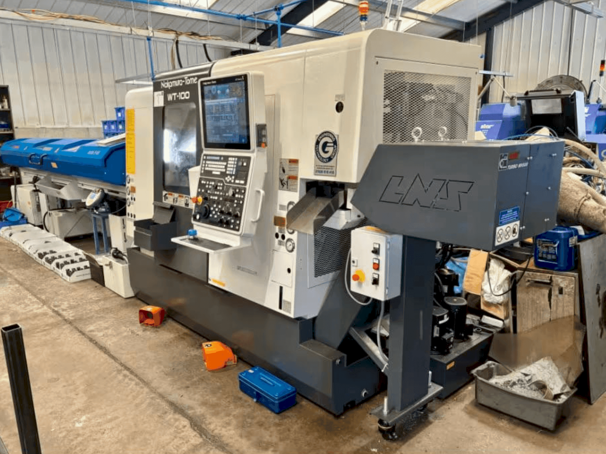 Vue de face de la machine NAKAMURA WT-100