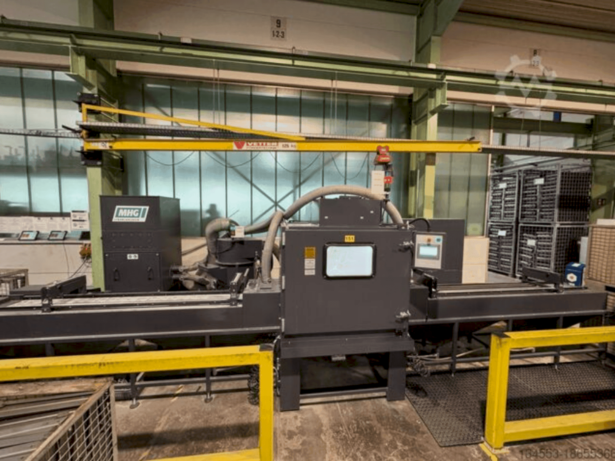 Vue de face de la machine MHG SMG 160