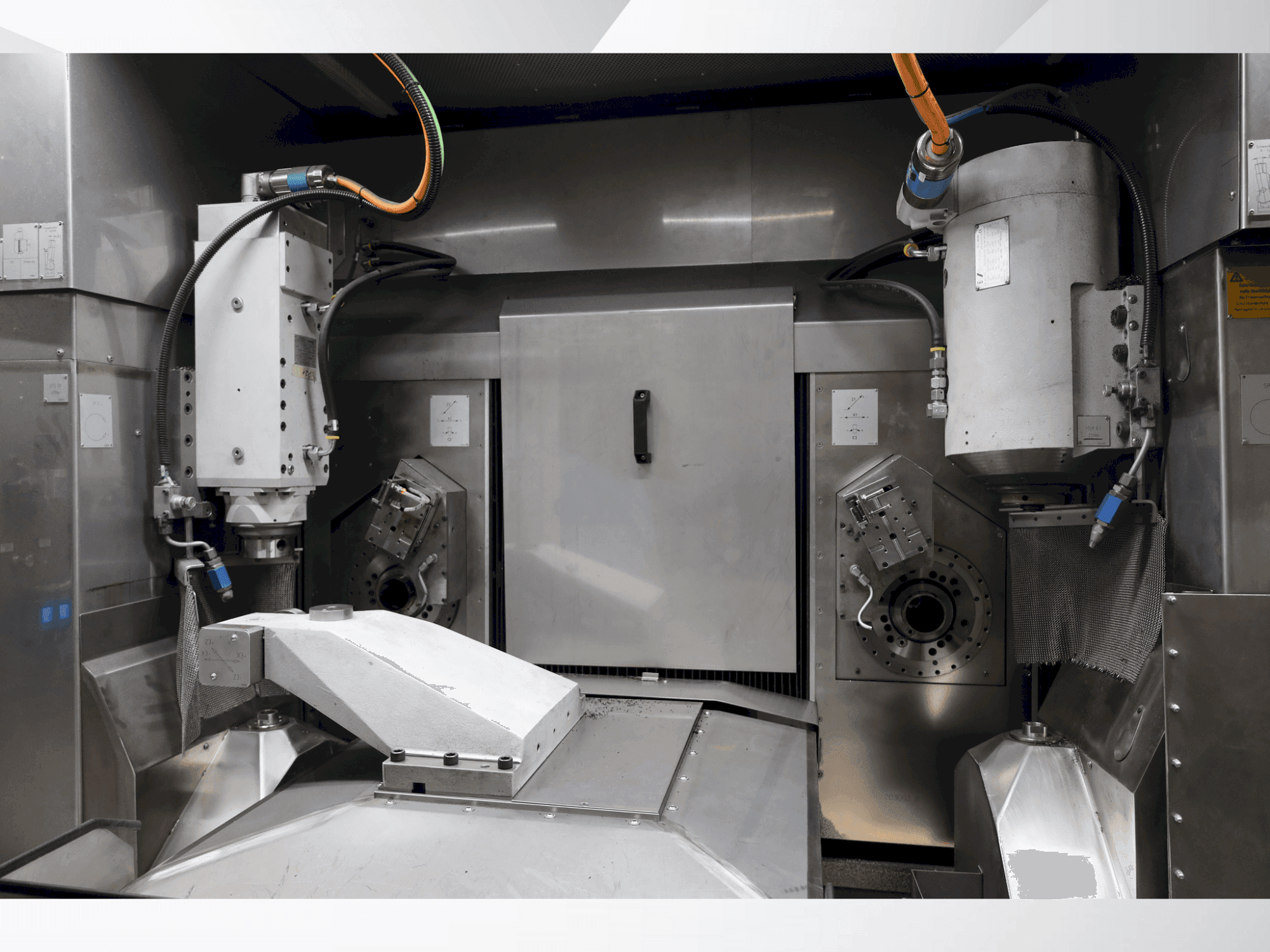 Salle de travail de la machine PROFILATOR DV370-HL-05