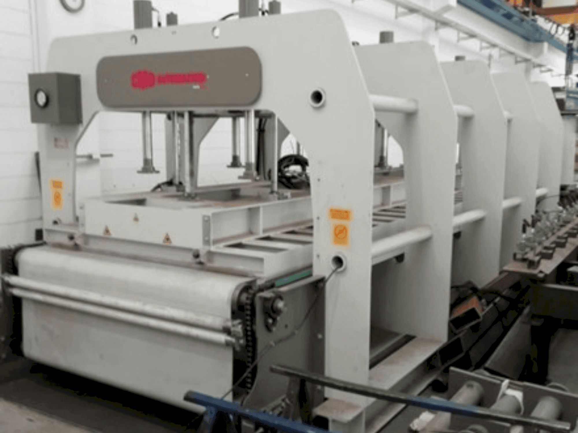 Vue de face de la machine CMB PFR-CCL