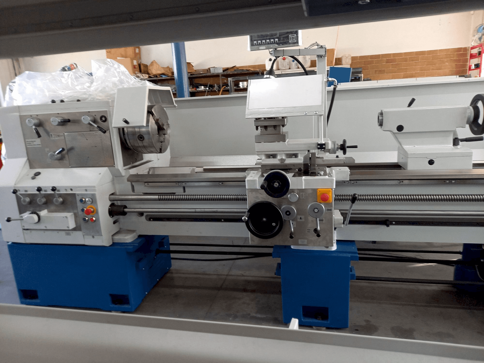 Vue de face de la machine TUJ 50M x2000