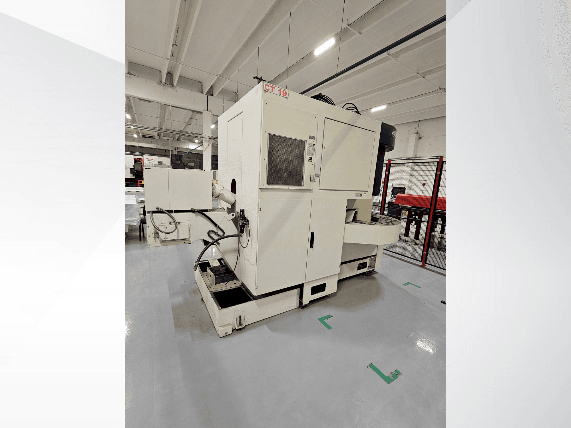 Vue de face de la machine HARDINGE EMAG VL 5