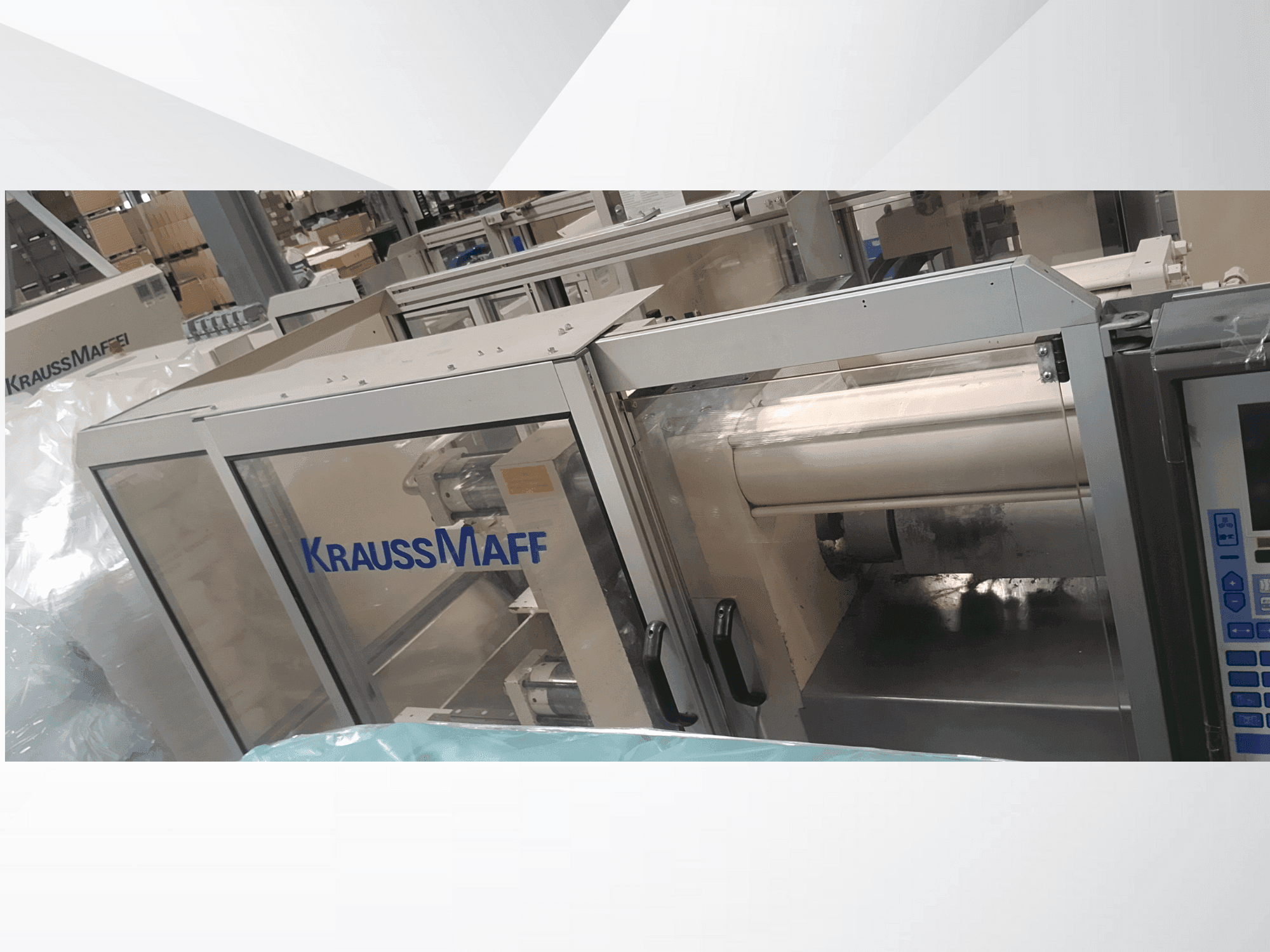 Vue de face de la machine Krauss Maffei 340 c2/80