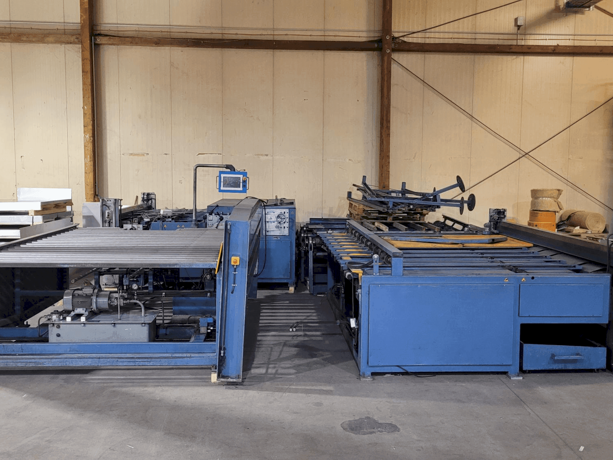 Vue de face de la machine TWIN SEAM KA 2000-3000