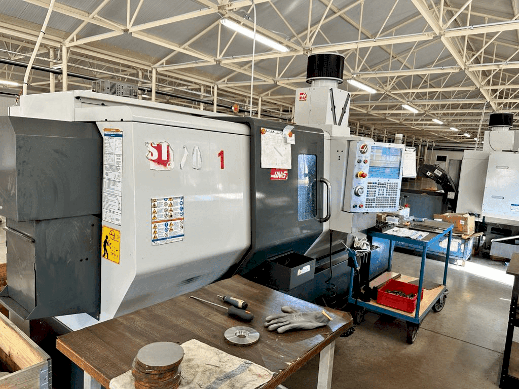 Vue de face de la machine HAAS ST-20Y