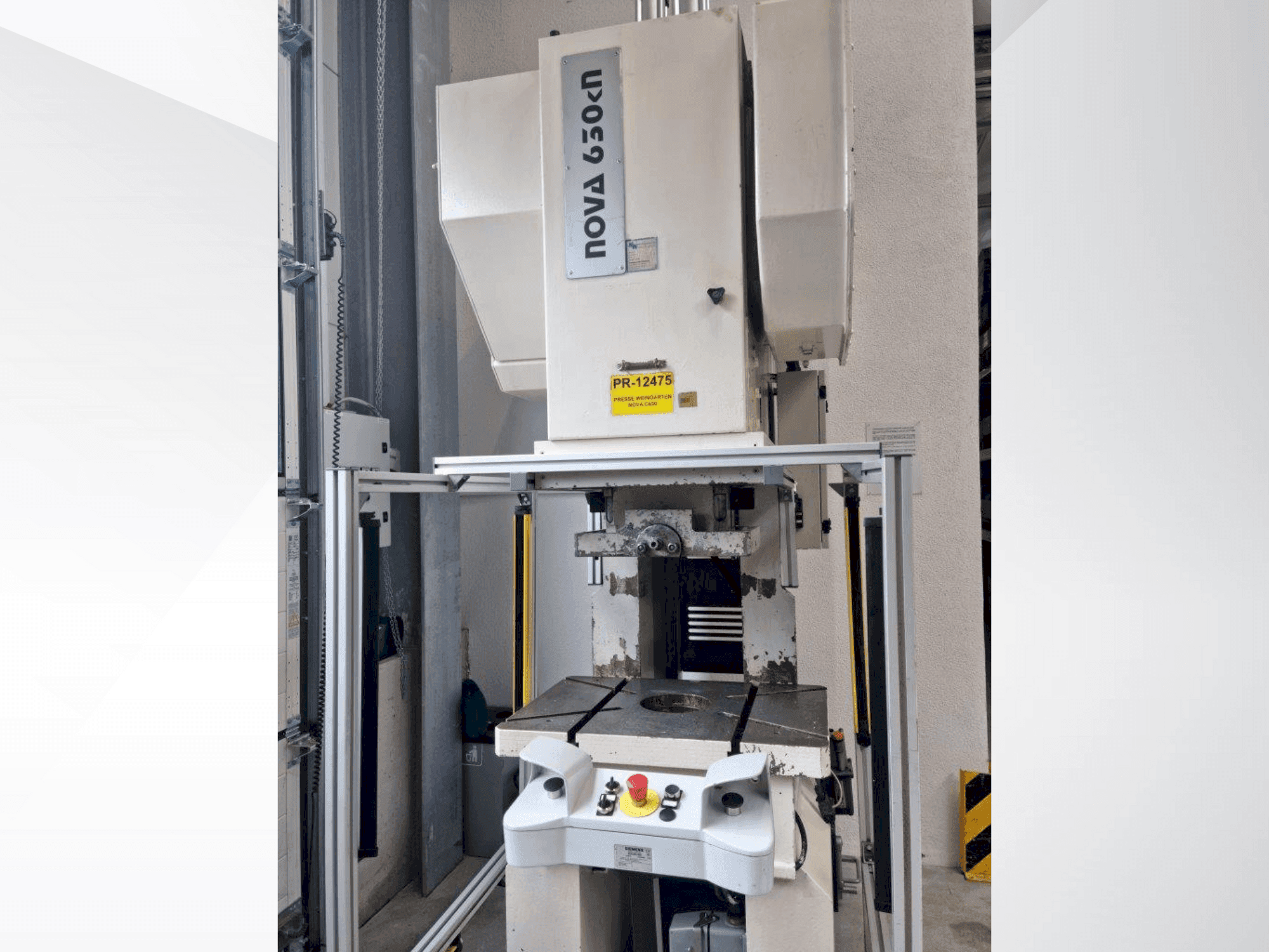 Vue de face de la machine BEUTLER Nova C630kN