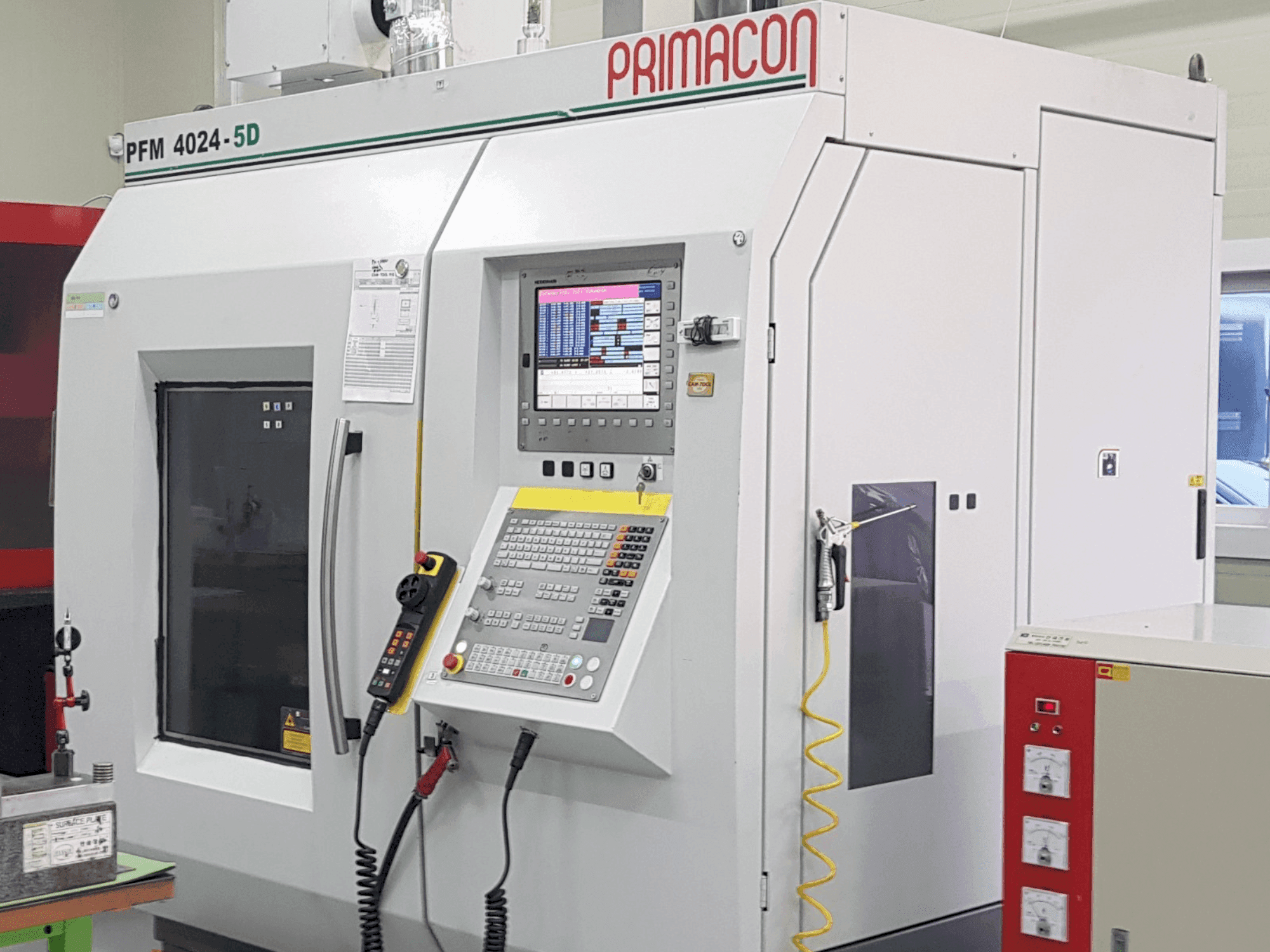 Vue de face de la machine PRIMACON PFM 4024