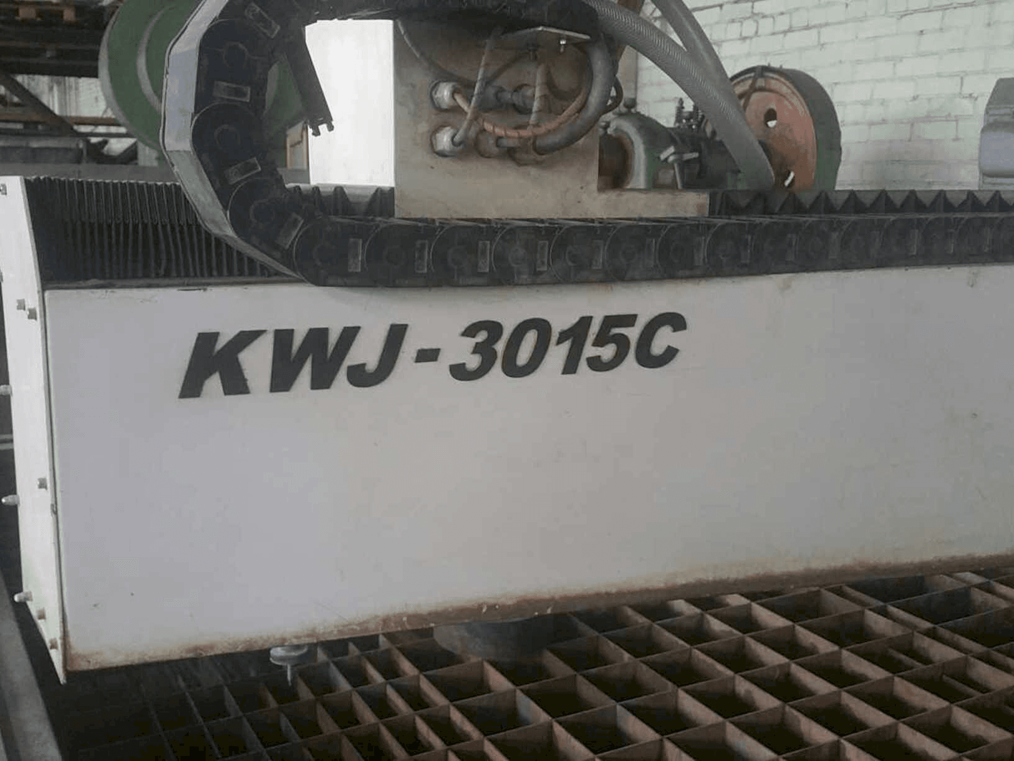Vue de face de la machine Kenner KWJ 3020 C KMT Streamline SL-V 30