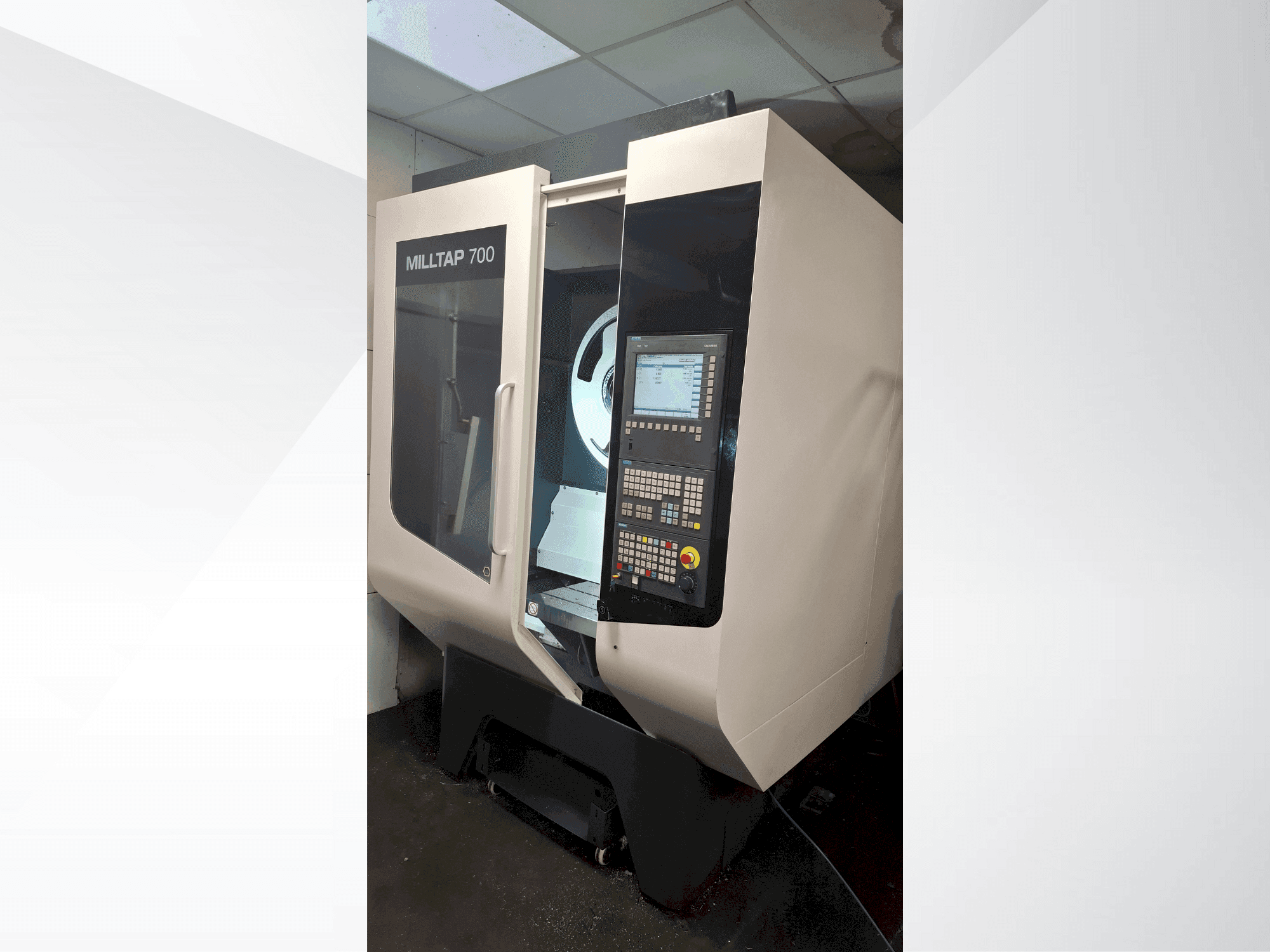 Vue de face de la machine DMG MORI MILLTAP 700