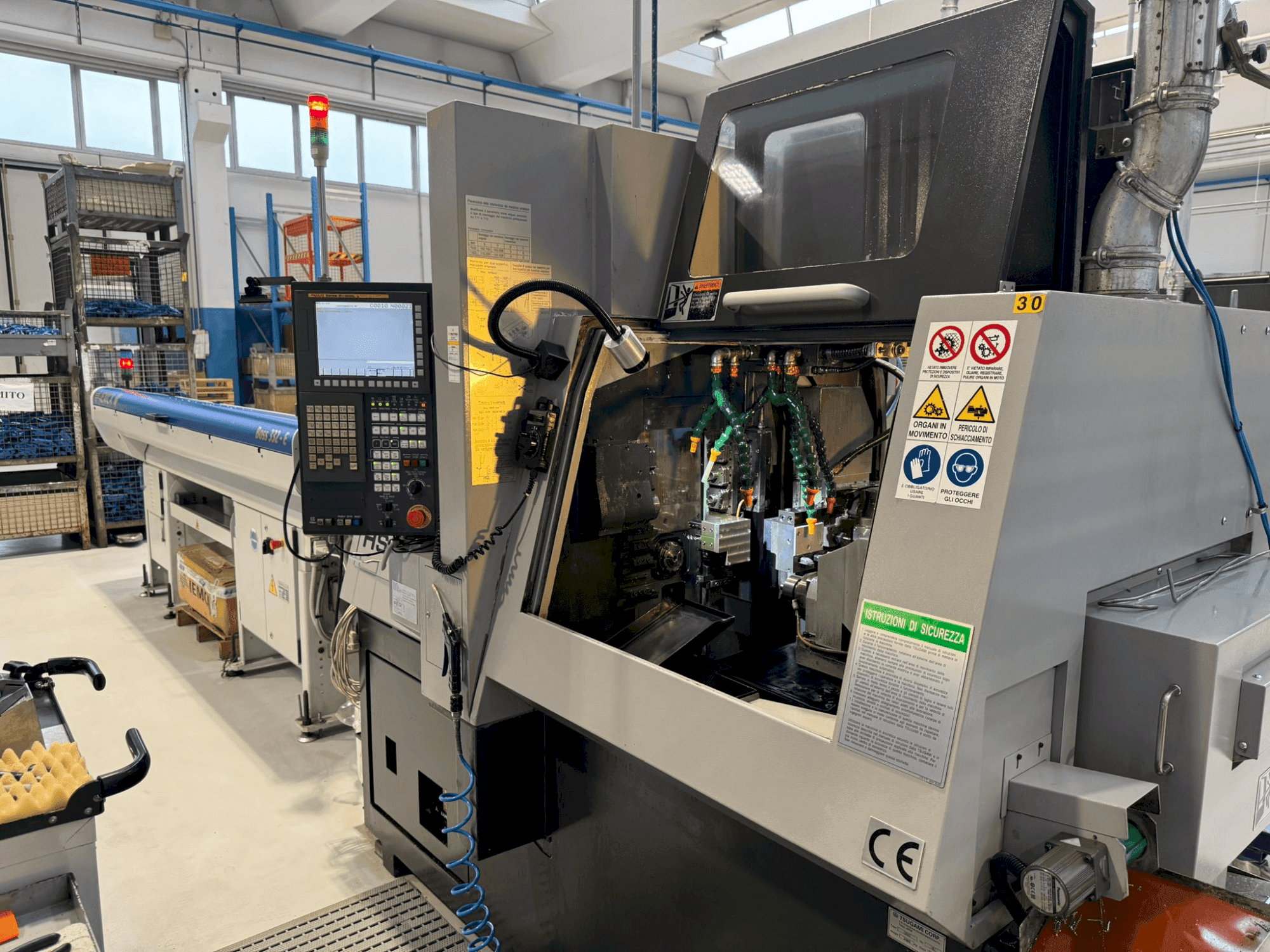 Vue de face de la machine TSUGAMI HS32