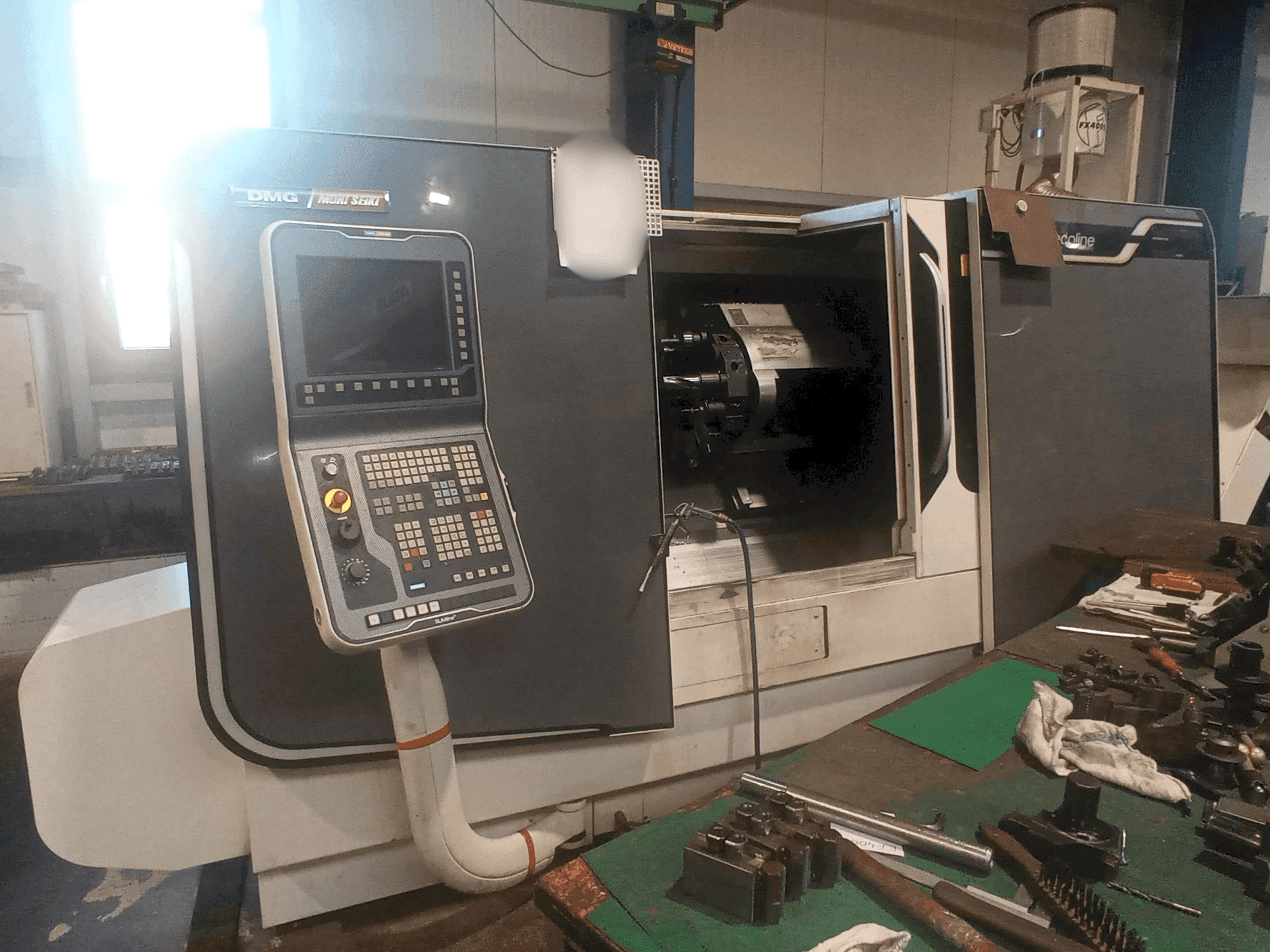 Vue de face de la machine DMG Mori Seiki CTX 510 ecoline