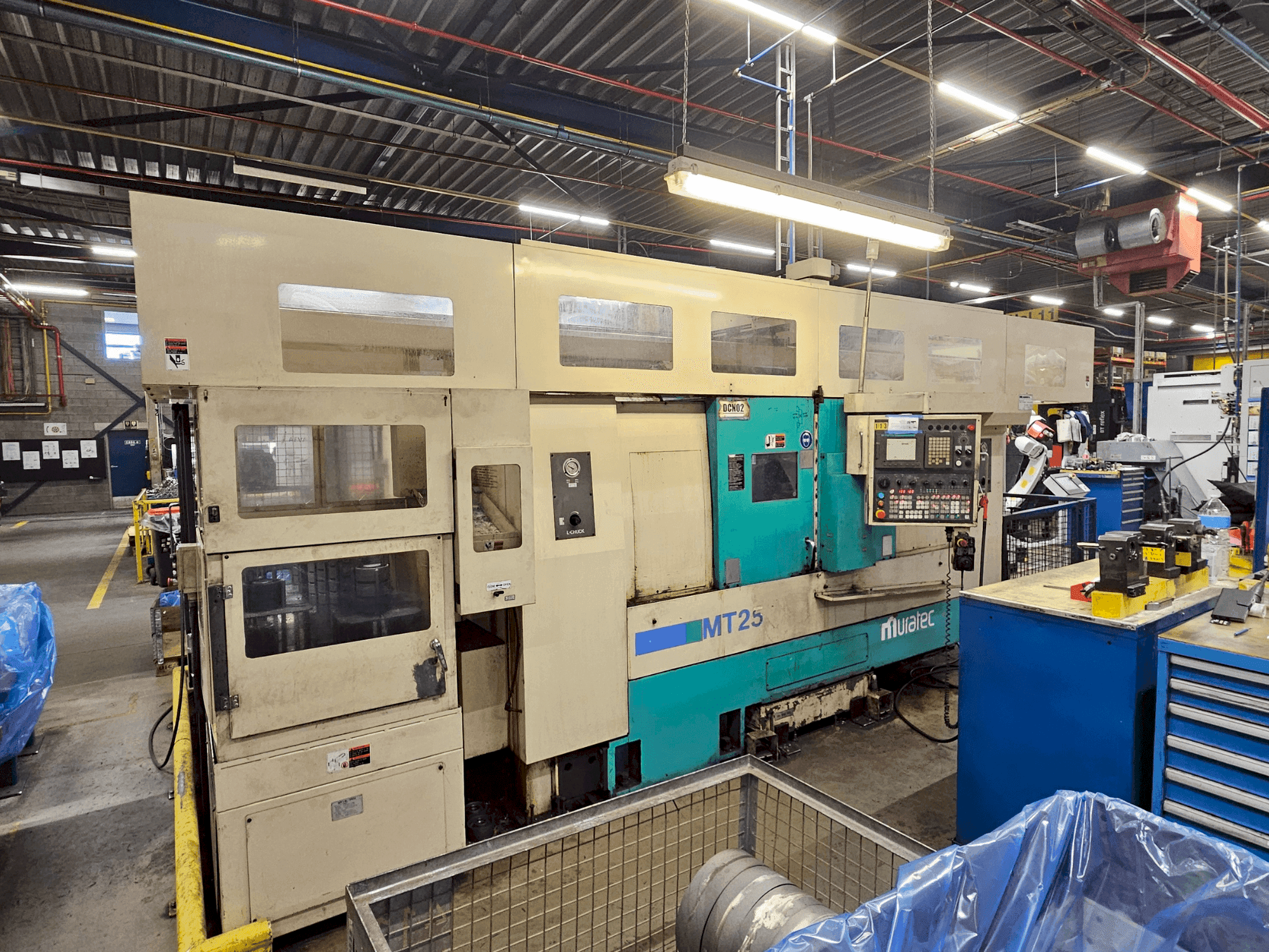 Vue de face de la machine Muratec MT25