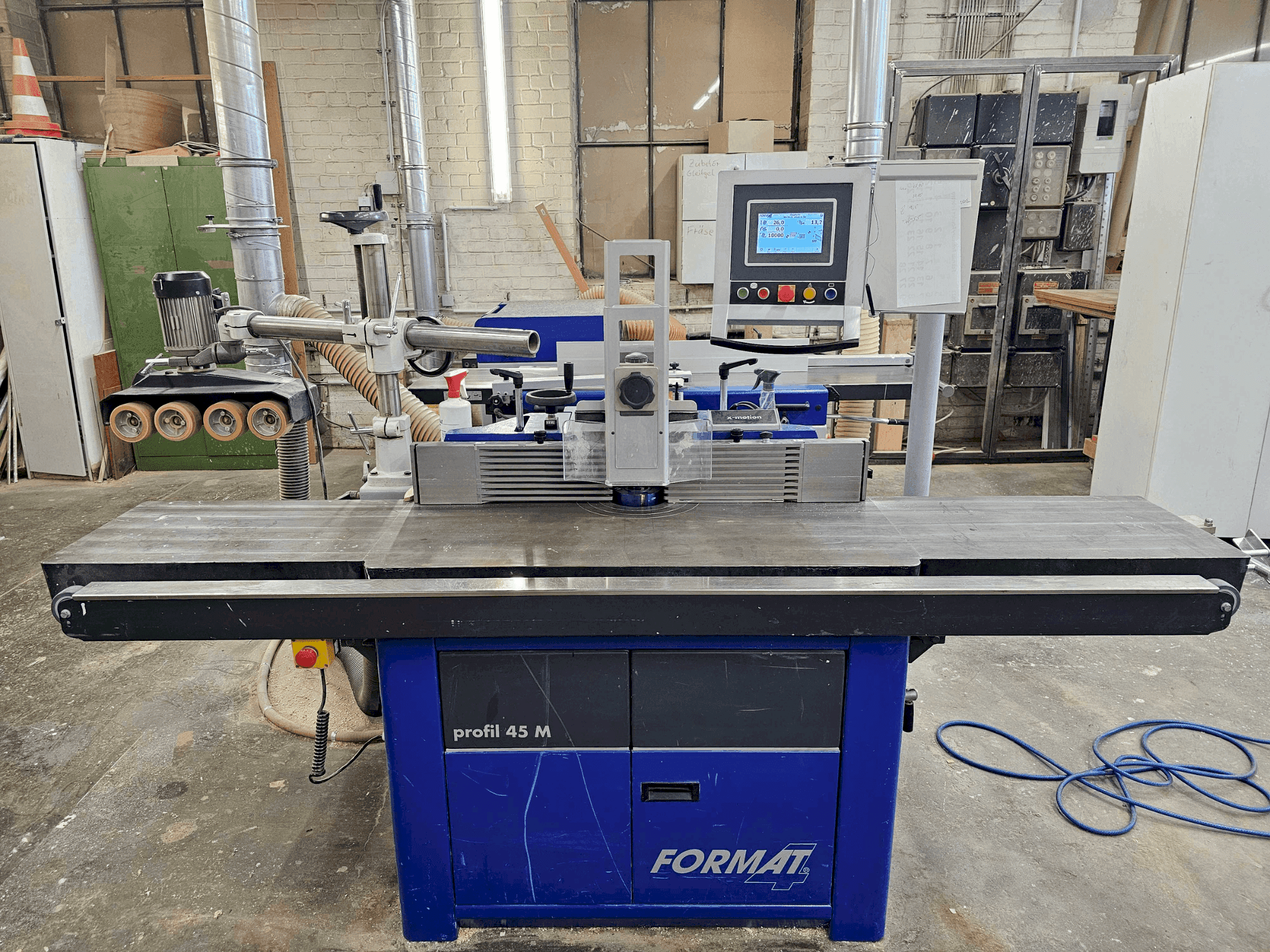 Vue de face de la machine FELDER Format Profil 45M x-motion (2013)