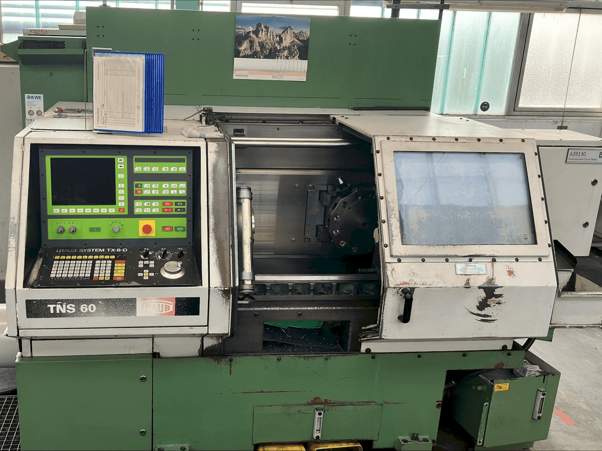 Vue de face de la machine TRAUB TNS 60