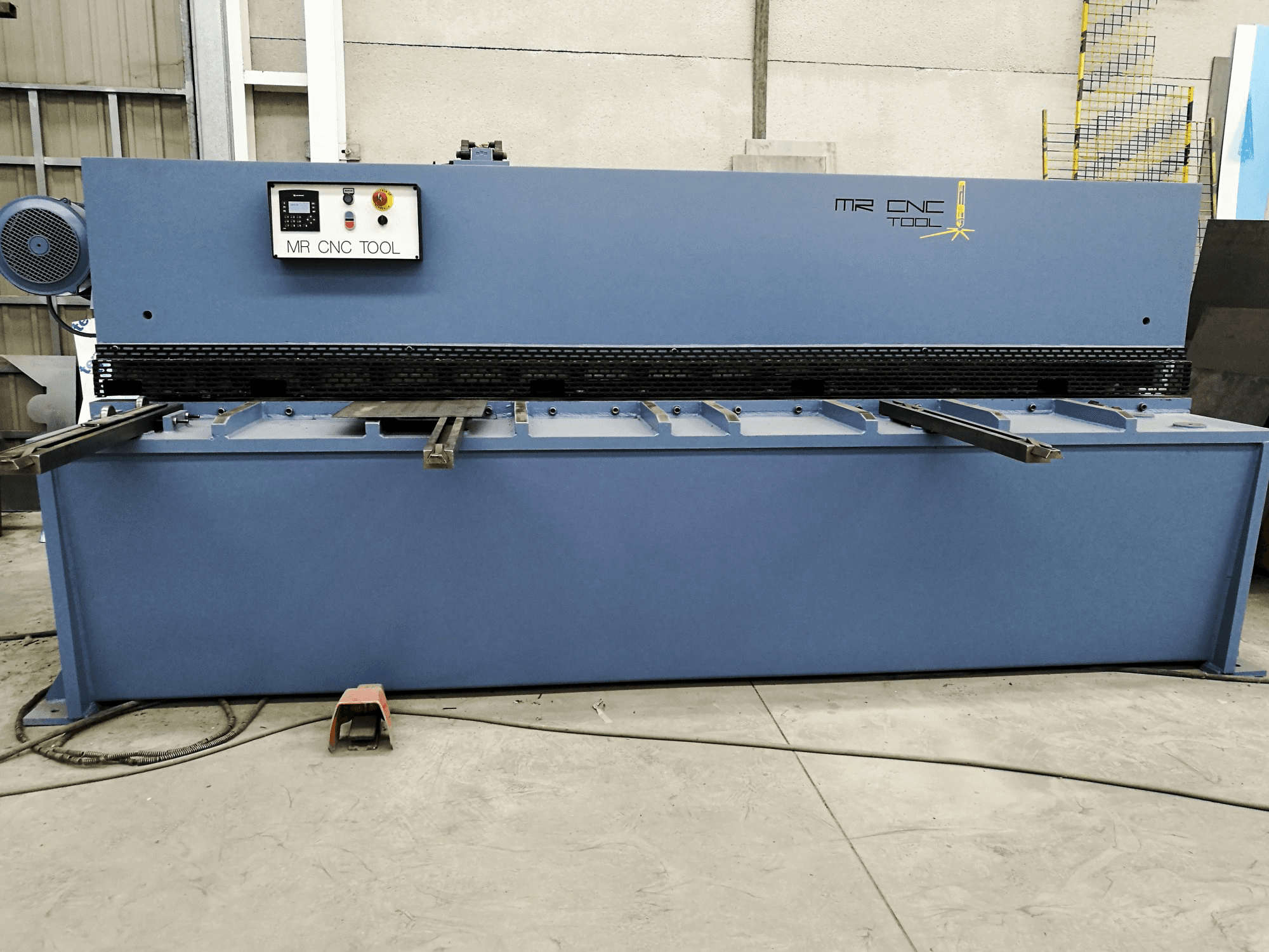 Front view of Loire Safe CHP-6/31 Machine