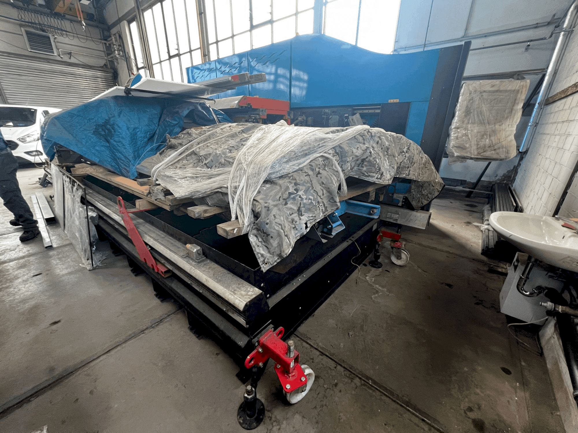 Vue de face de la machine Prima Power ZAPHIRO CV5000+CT10