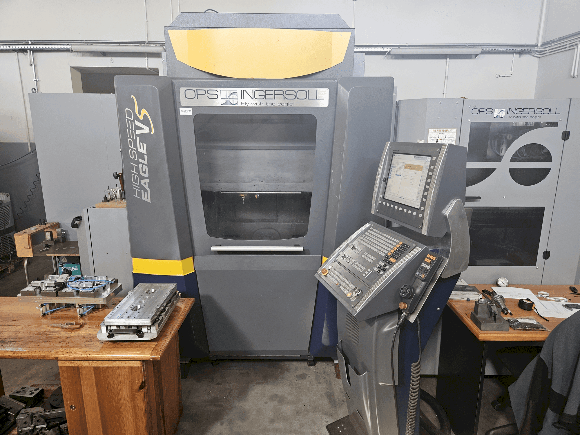 Vue de face de la machine OPS INGERSOLL HIGH SPEED Eagle V5