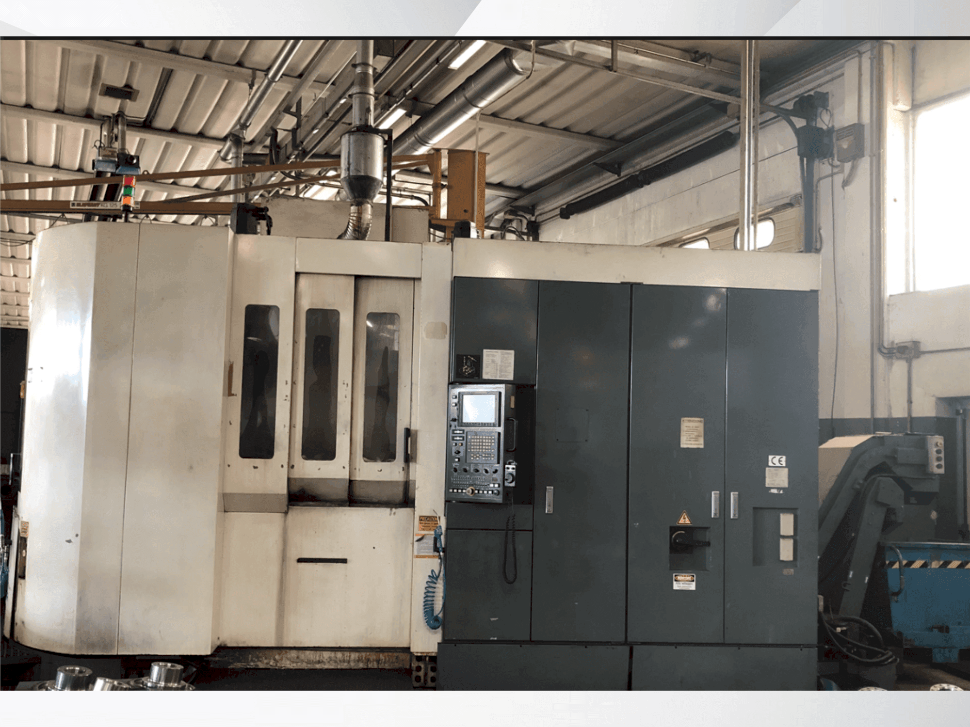 Vue de face de la machine Kitamura MyCenter HX500i