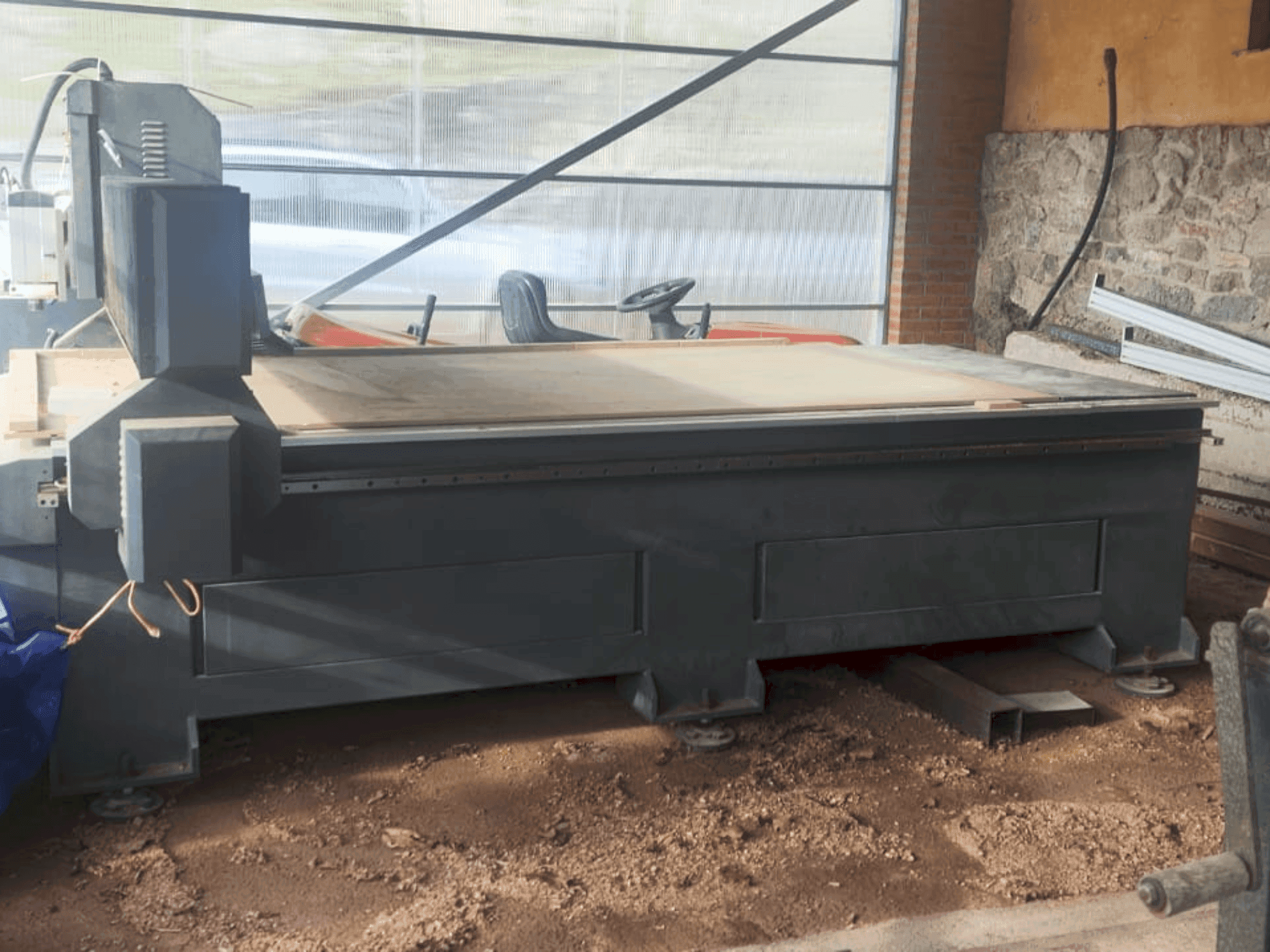 Vue de face de la machine BARCENAS CNC SW1325V
