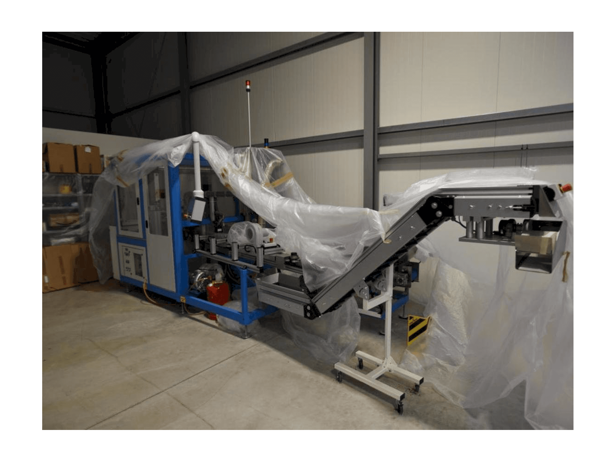 Vue latérale gauche de la machine TAMPOPRINT Closure Print C