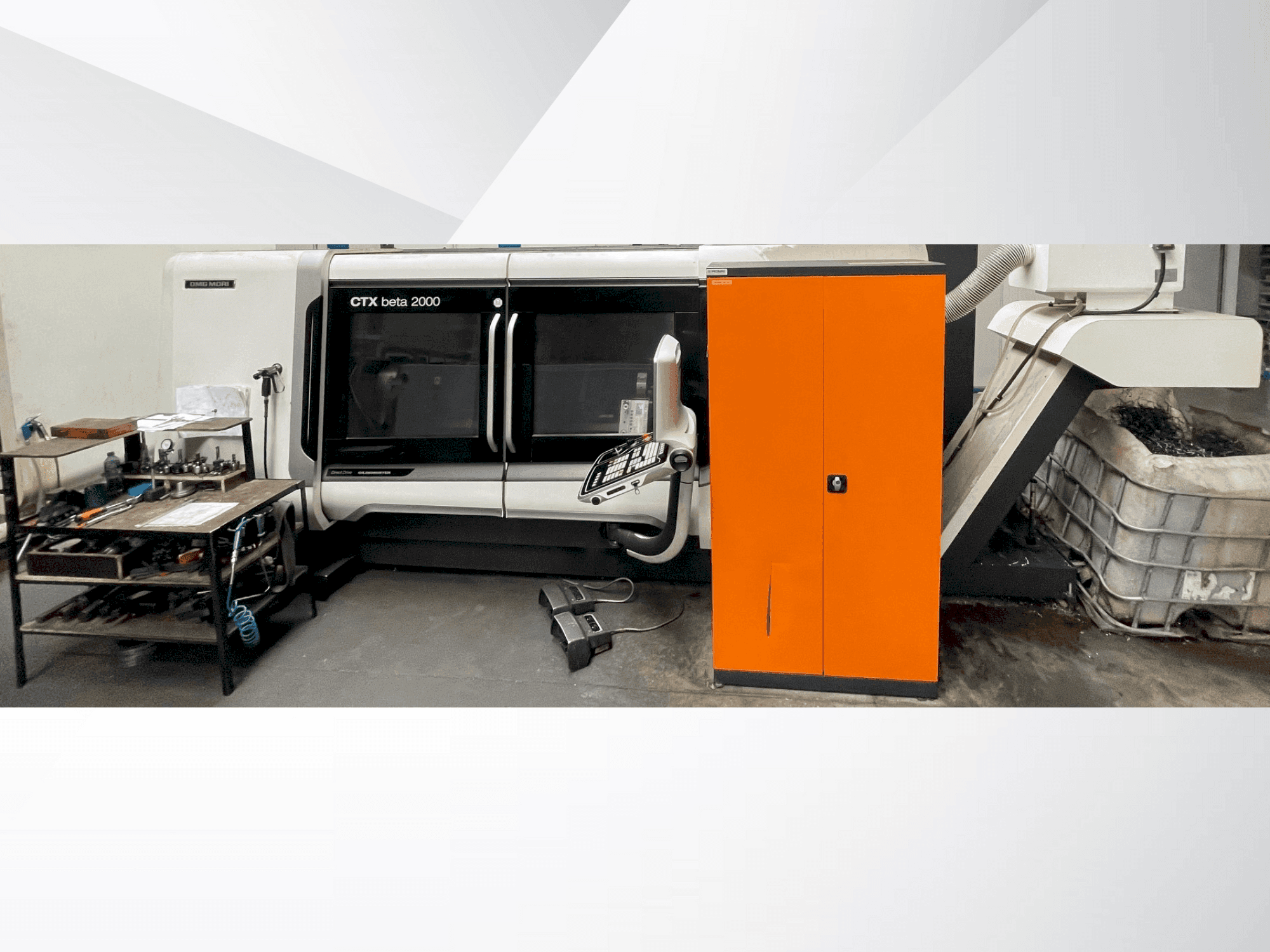 Vue de face de la machine DMG MORI CTX 2000