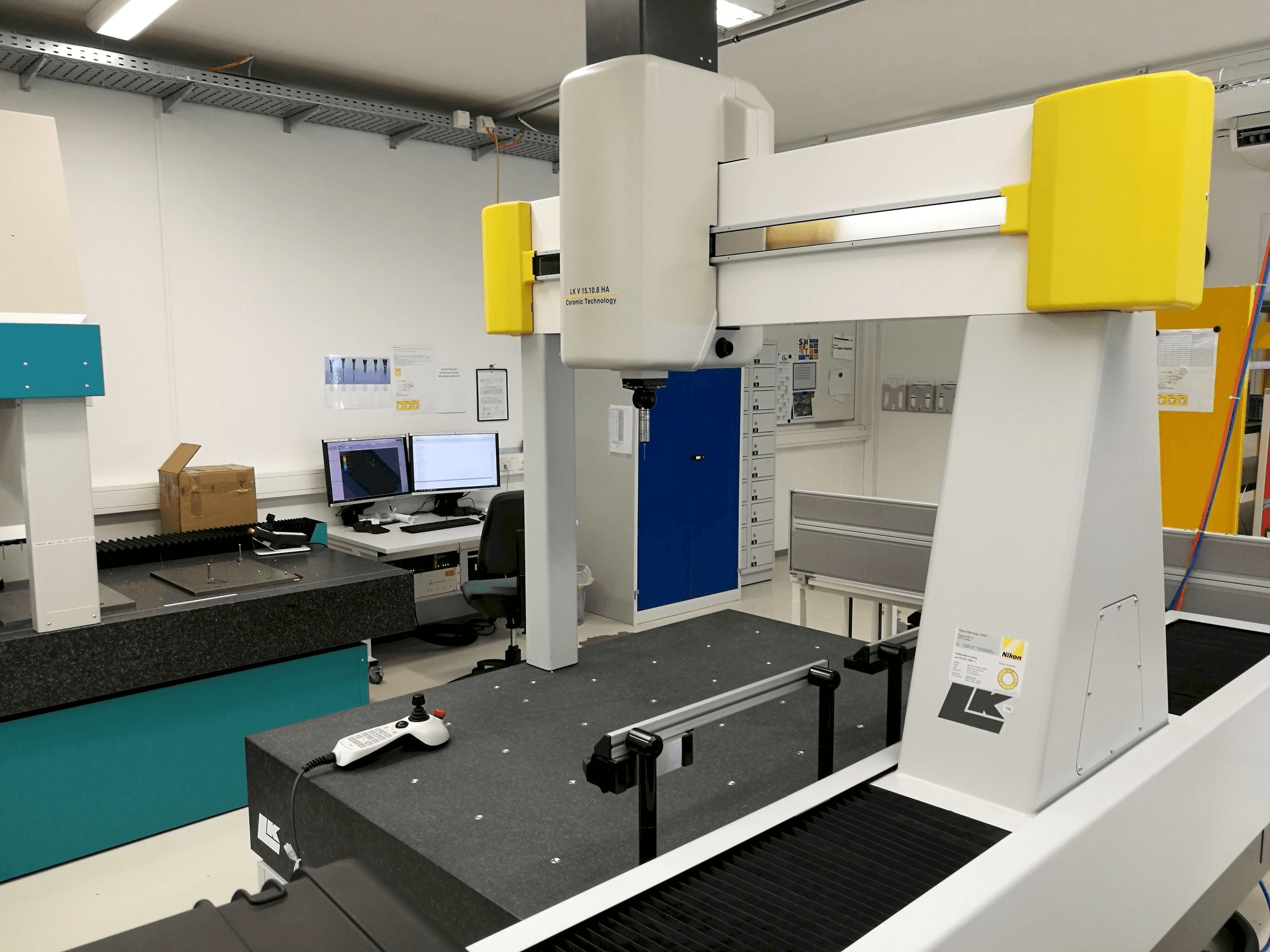 Front view of NIKON LKV 15.10.8 HA machine