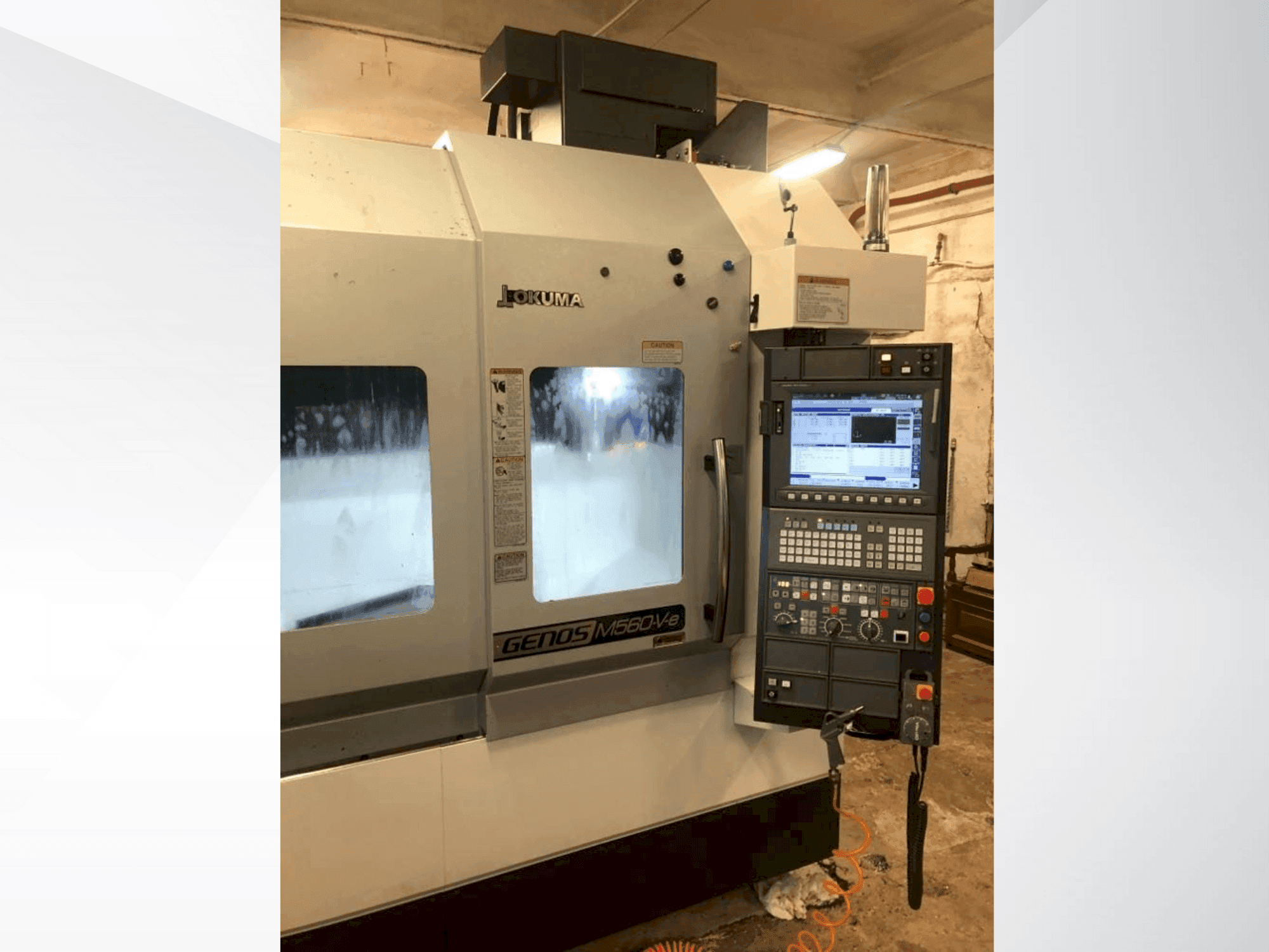 Vue de face de la machine Okuma GENOS M560-V-e