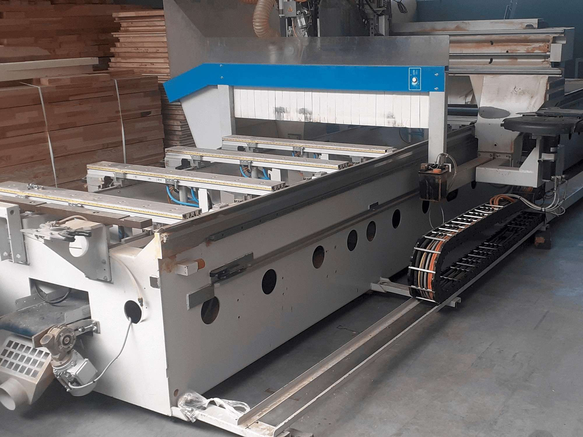 Vue de face de la machine MASTERWOOD PROJECT 350